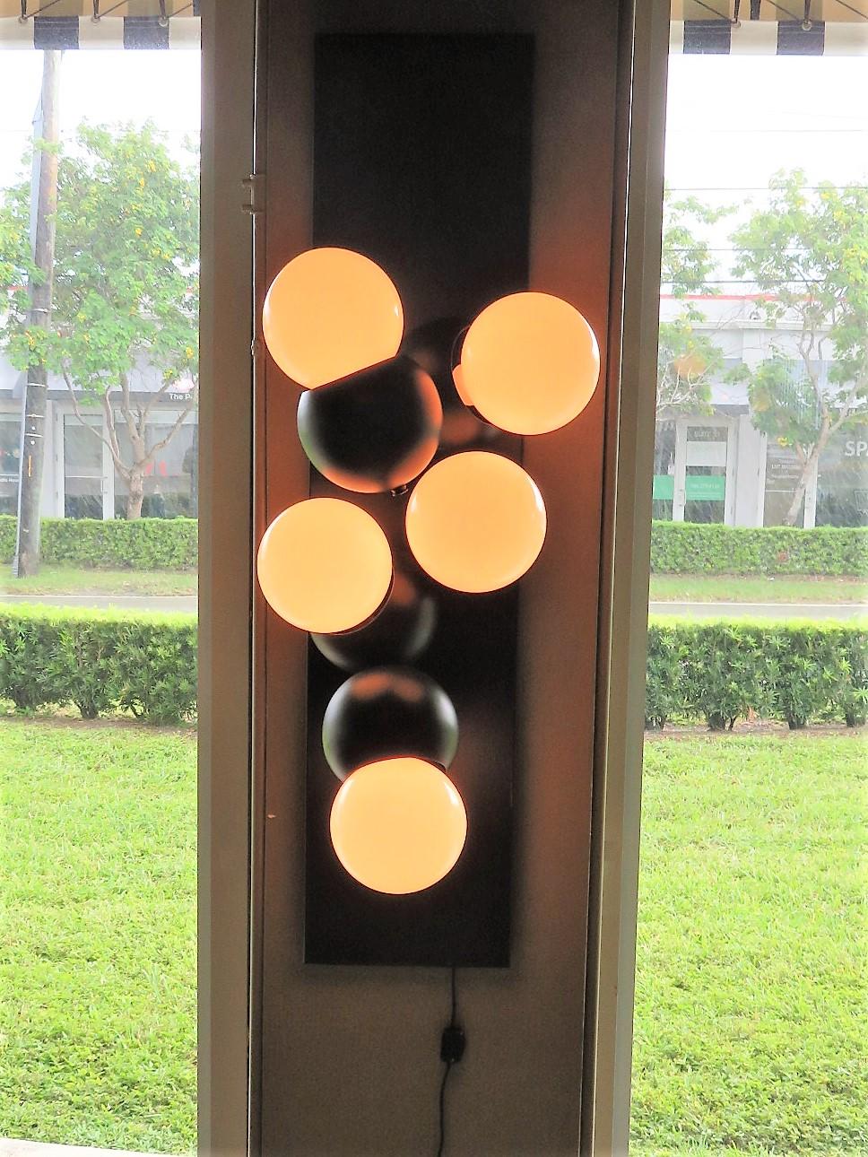 Mid-Century Modern 1960s Space Age Modern Molecule Sconce Bubble Wall Light in Sonneman Style