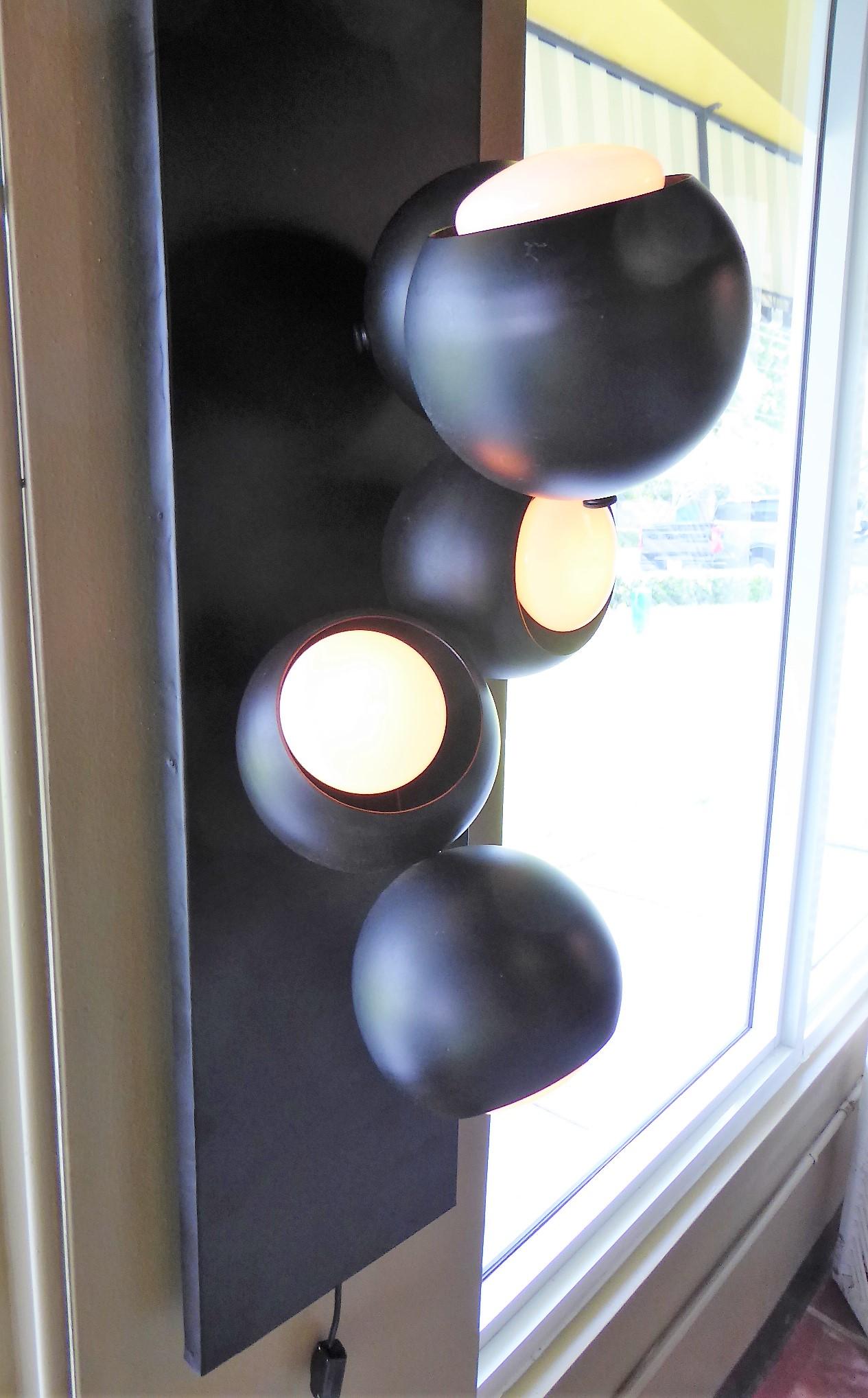 American 1960s Space Age Modern Molecule Sconce Bubble Wall Light in Sonneman Style