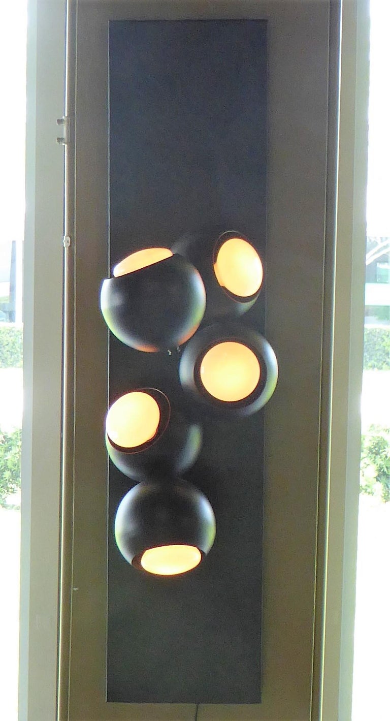 Painted 1960s Space Age Modern Molecule Sconce Bubble Wall Light in Sonneman Style For Sale