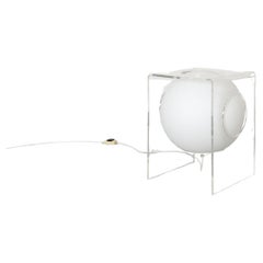 Lampe de table d'appoint en plexiglas et verre au lait des années 1960, modèle Space AGE