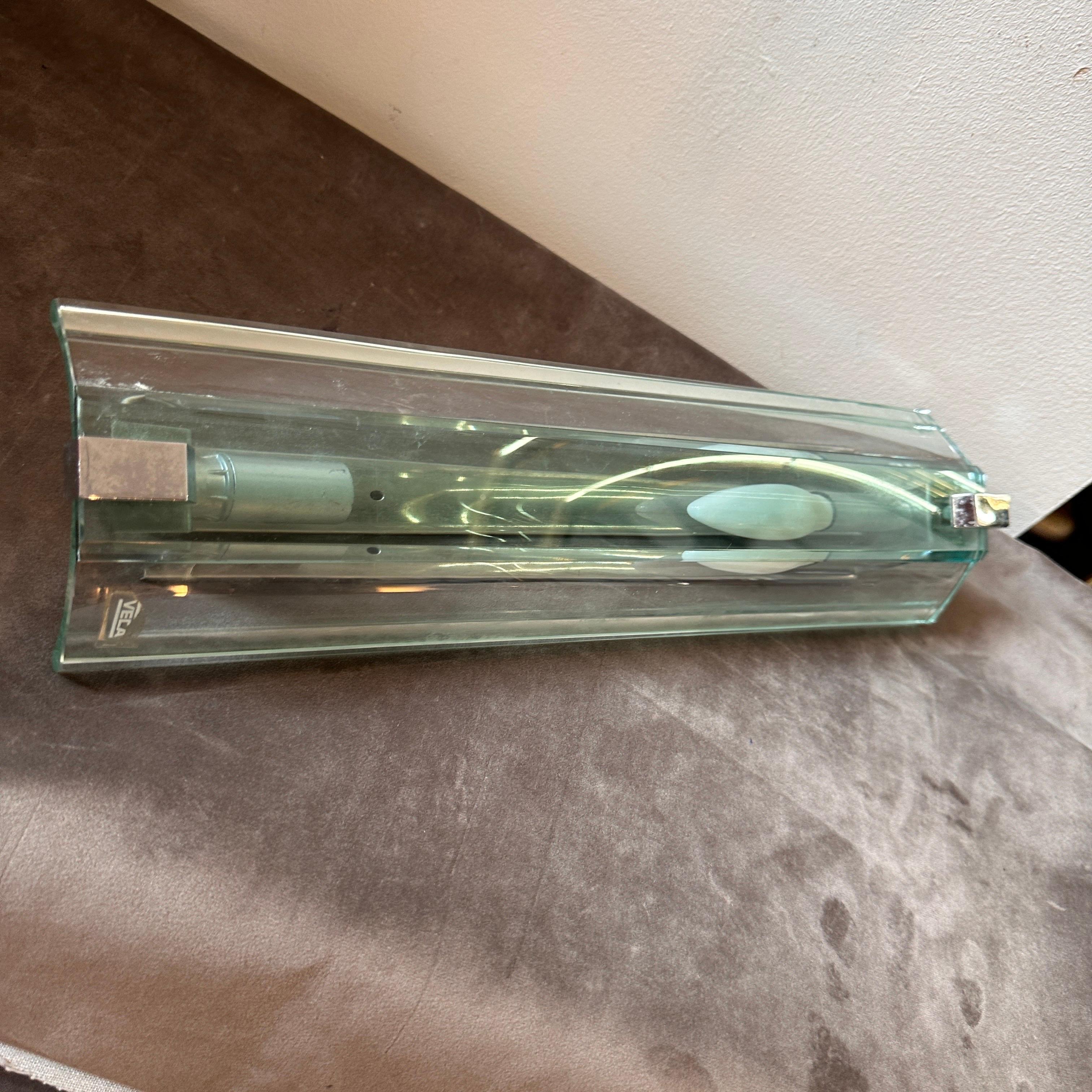 1960s Space Age Rectangular Glass and Chromed Metal Italian Wall Sconce by Veca In Good Condition For Sale In Aci Castello, IT