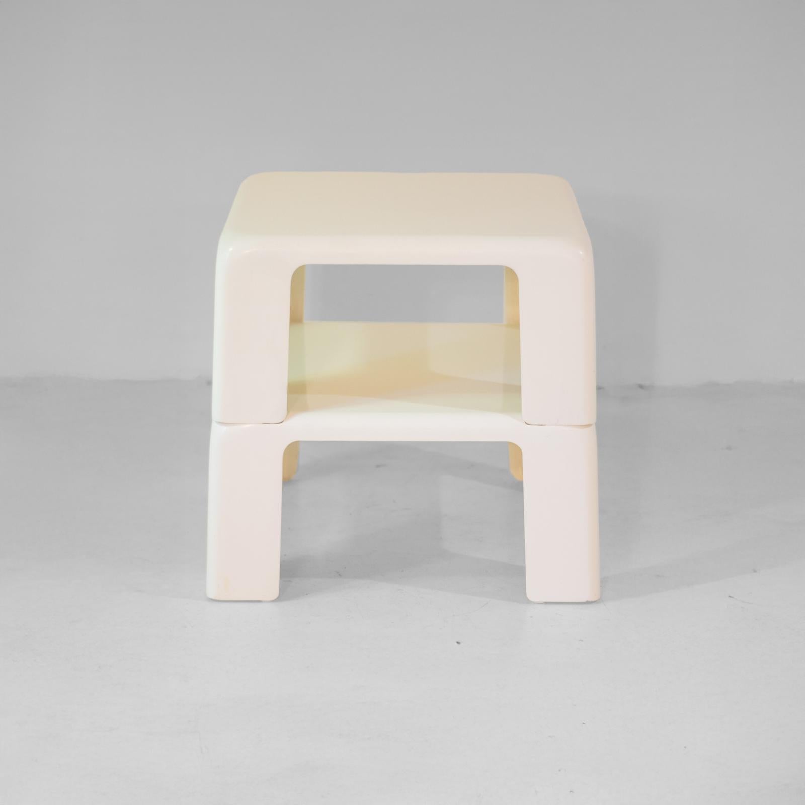 italien Tables d'appoint Space AGE des années 1960, modèle 