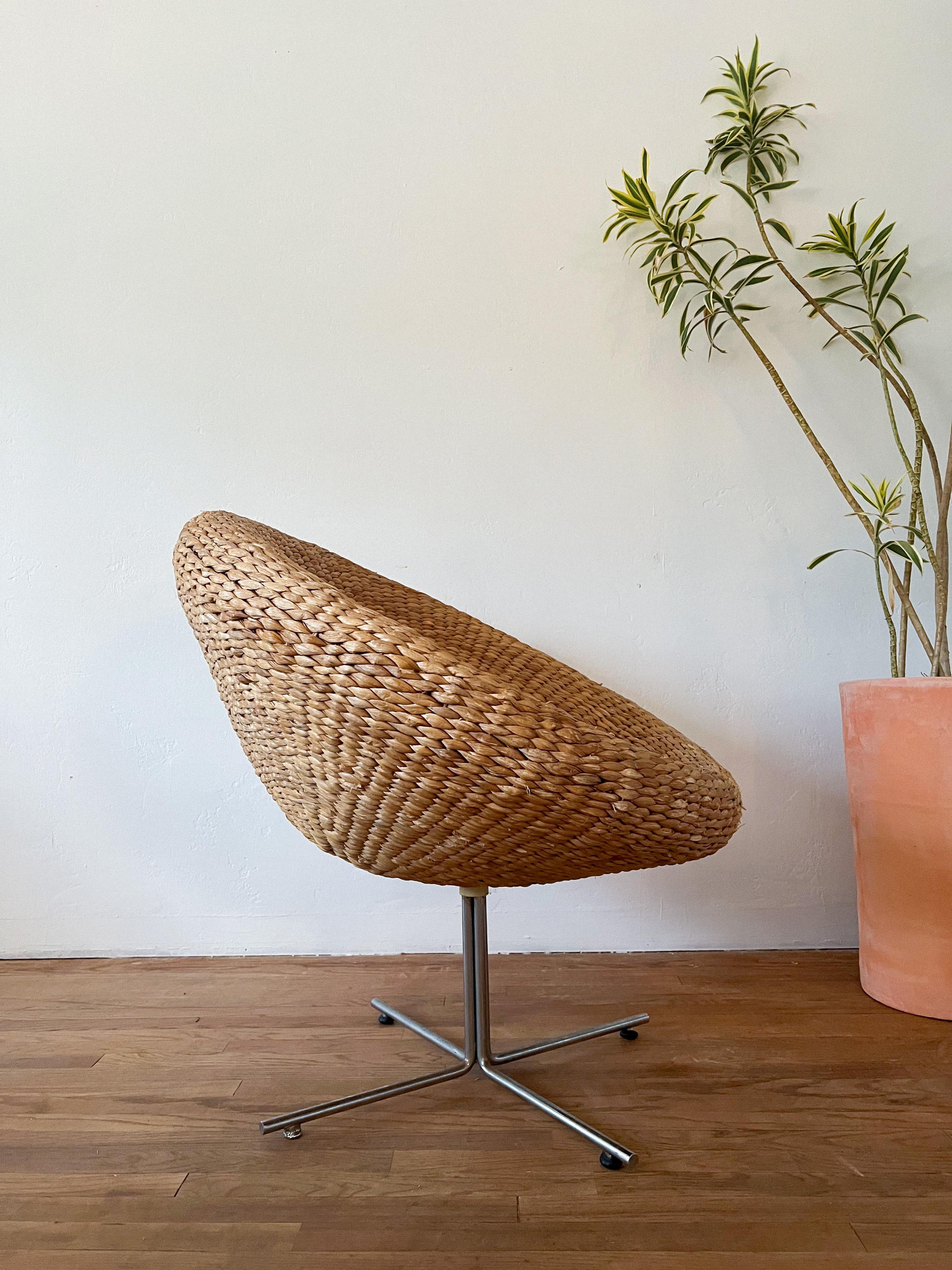 1960s Space Age Wicker Pod Chair For Sale 2