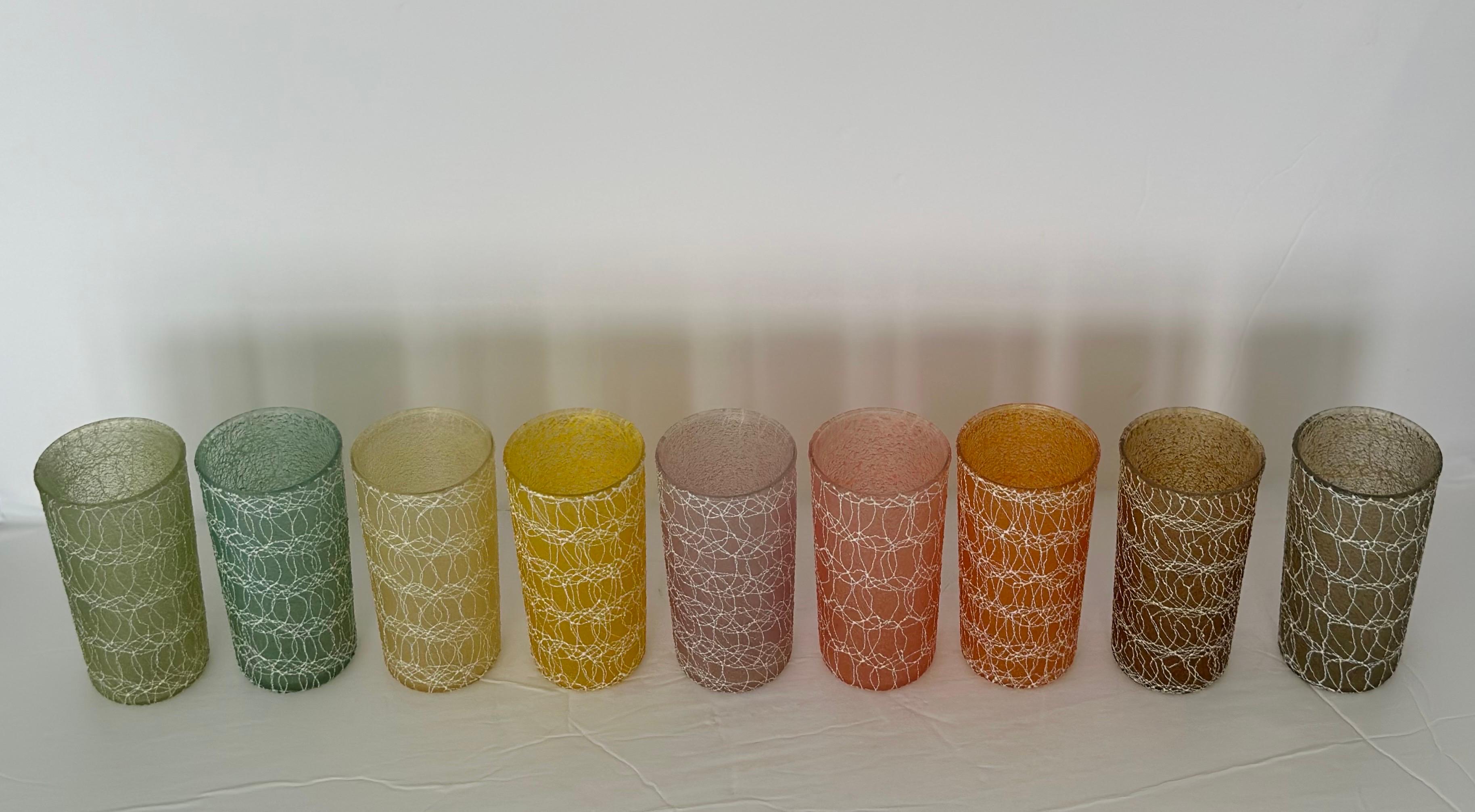 Mid-Century Modern 1960s Spaghetti Colorful Drinkware Tumbler Glasses – Set of 9 For Sale