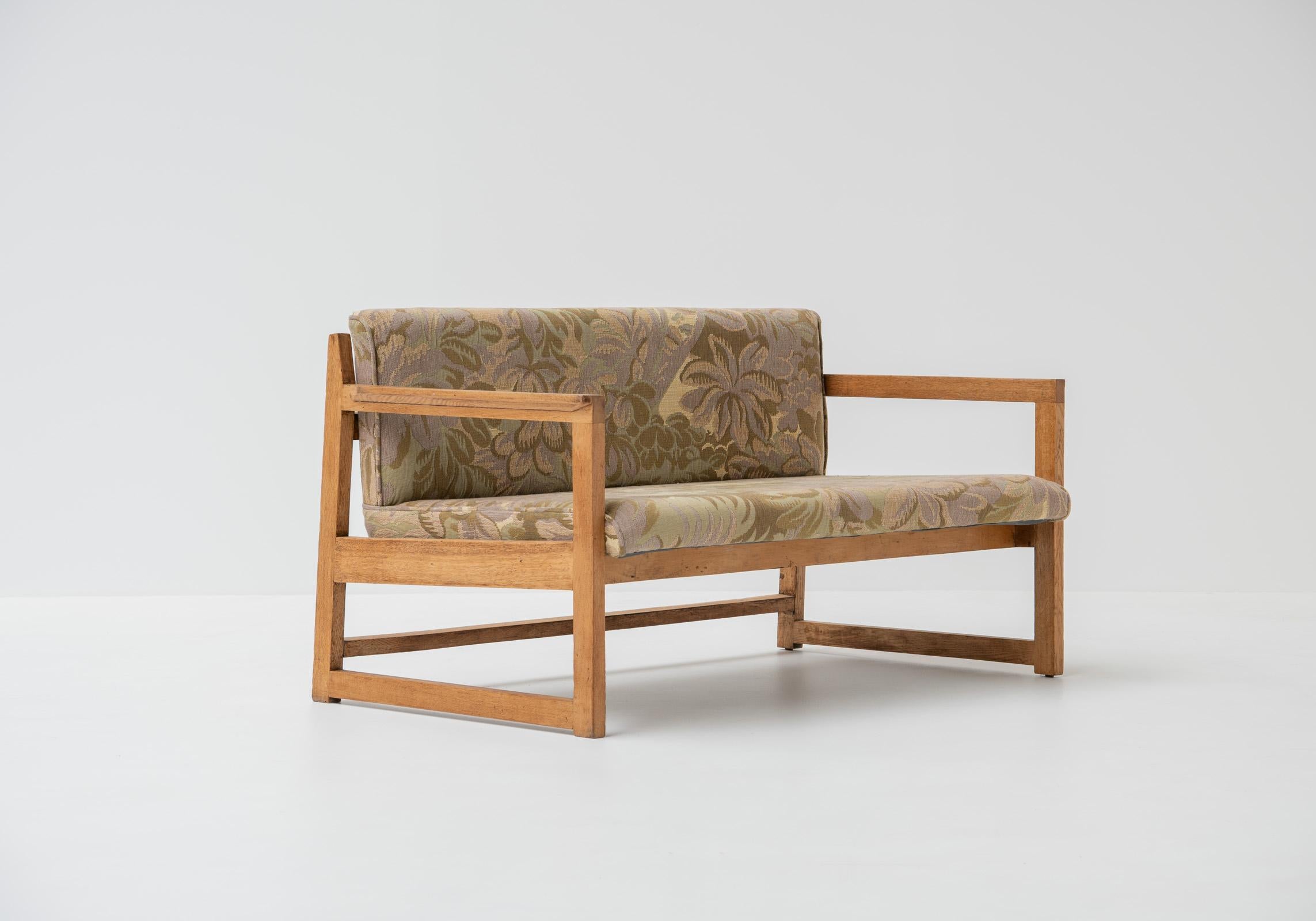 Legno Divani minimalisti spagnoli degli anni '60 in vendita