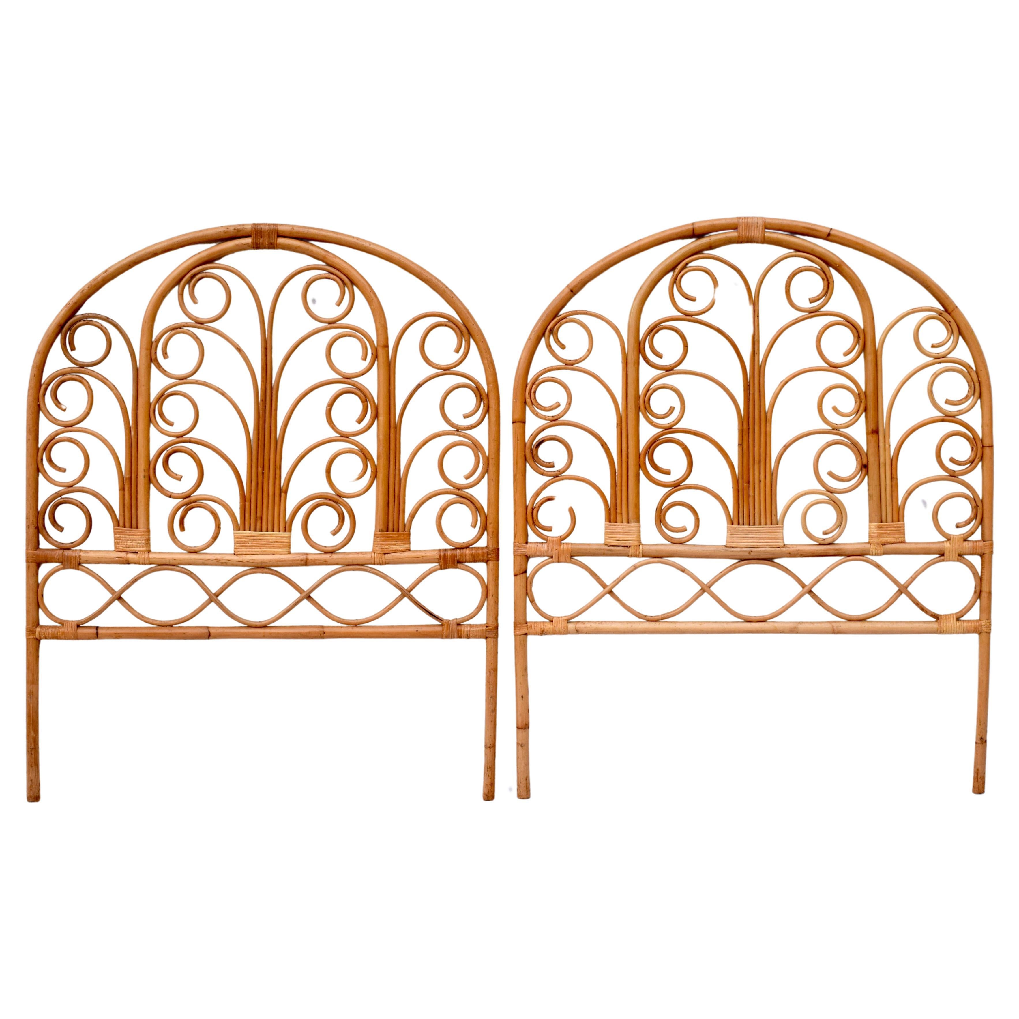 Paire de têtes de lit en bambou espagnole des années 1960 en vente