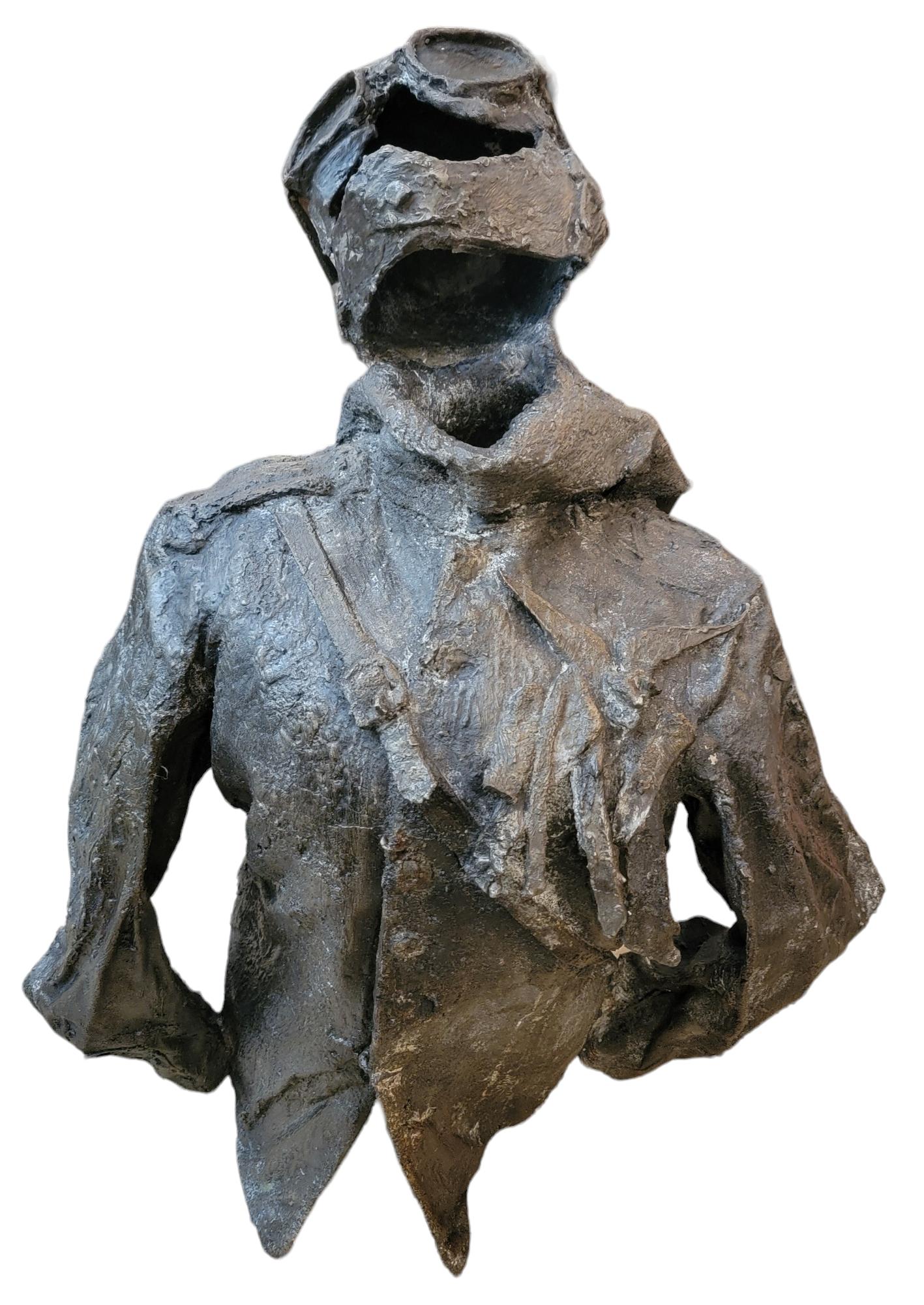 Scultura unica in alluminio Specter III. Da una proprietà di Beverly Hille, Rodeo Drive. 
Questa scultura  ha 3  pomelli da appendere nell'area posteriore. 
Misure circa - 38 x 31 x 22
