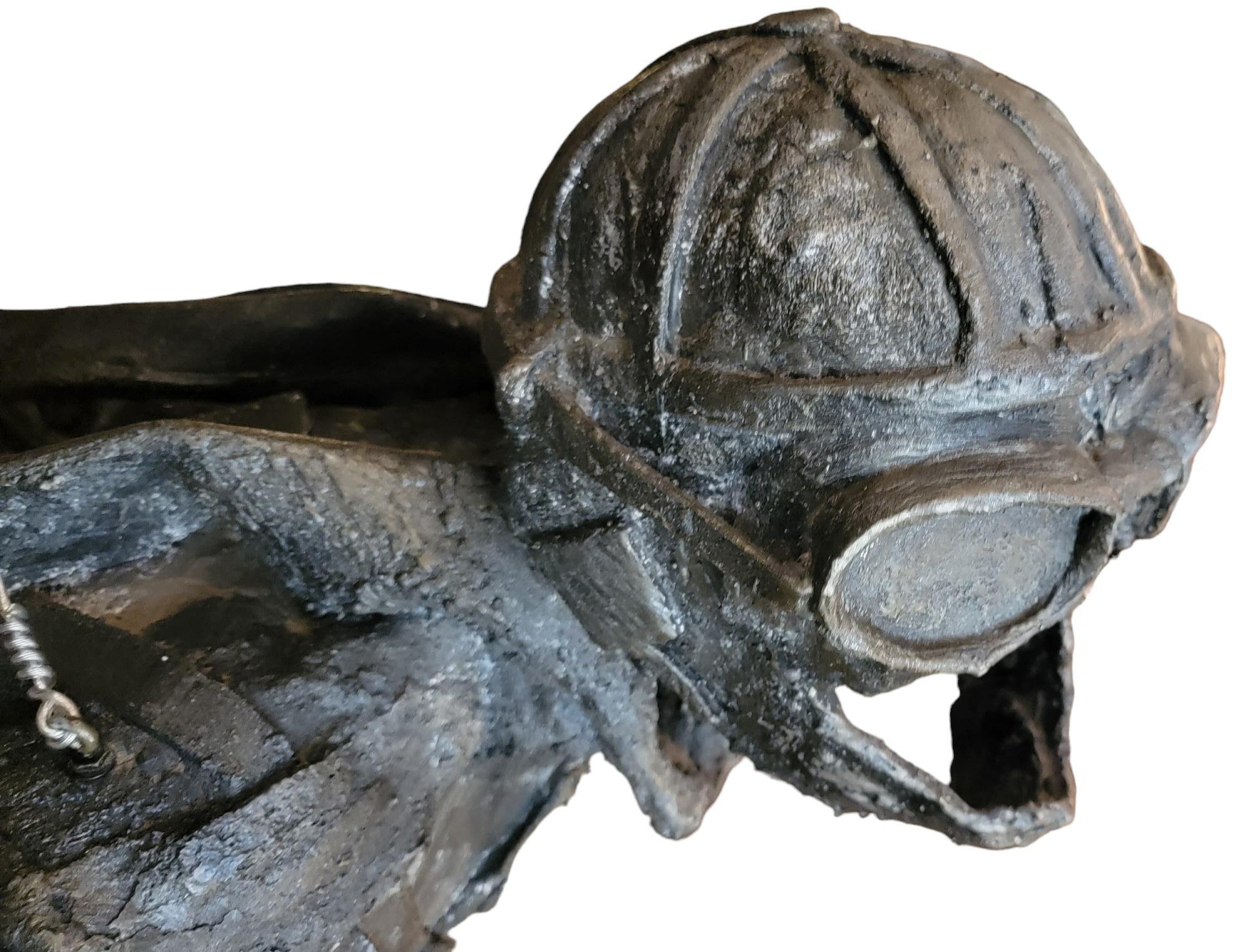 Alluminio Scultura di un aviatore in alluminio Specter III del 1960 di John Battenburg in vendita