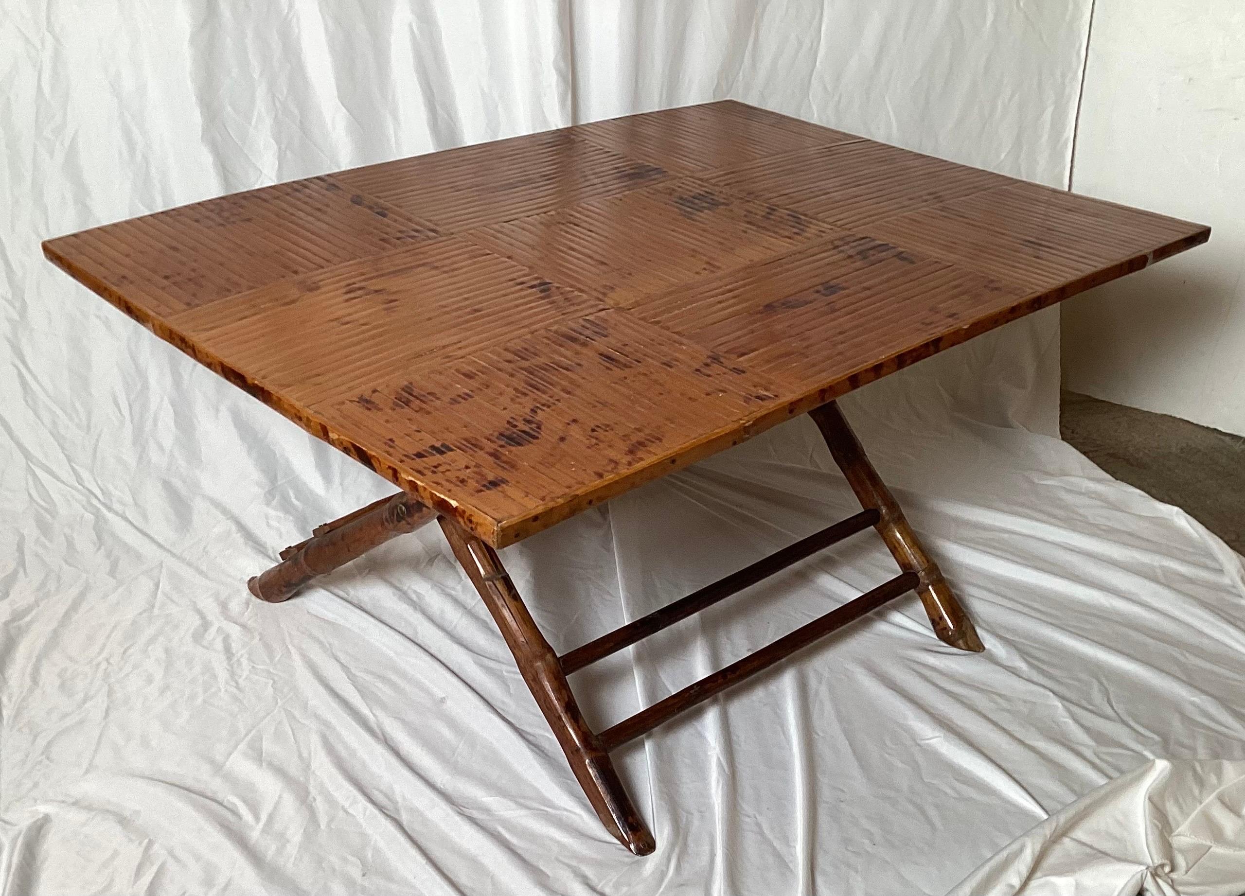 1960's Split Bamboo Folding Cocktail Table  In Excellent Condition For Sale In Lambertville, NJ
