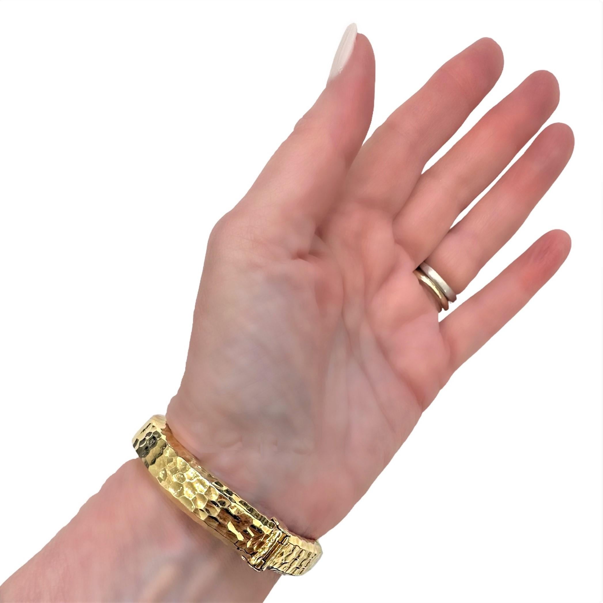 1960s Split Front, Hammered Gold, Diamond & Frosted Crystal Bracelet by R. Stone For Sale 10