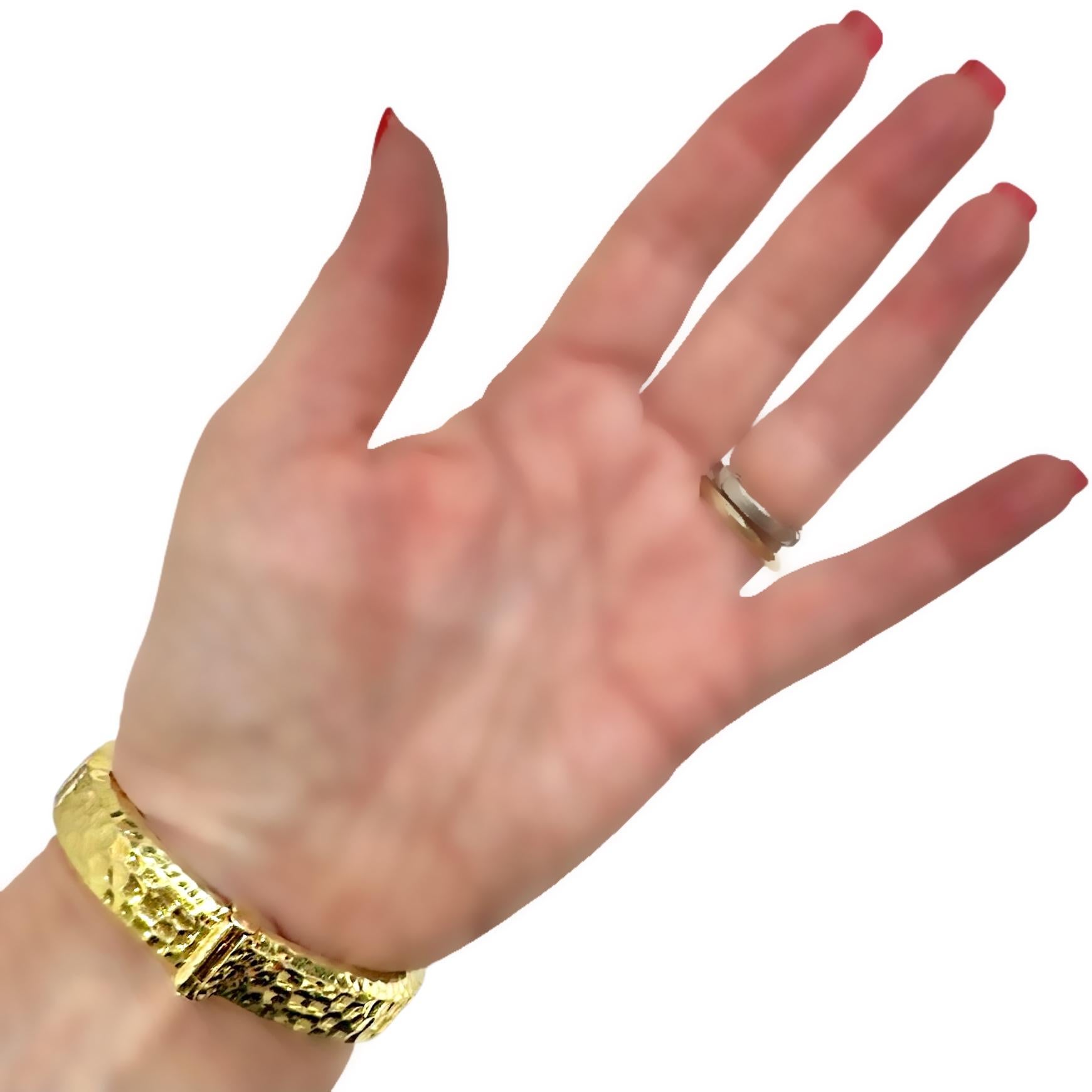 1960s Split Front, Hammered Gold, Diamond & Lapis-Lazuli Bracelet by R. Stone For Sale 9