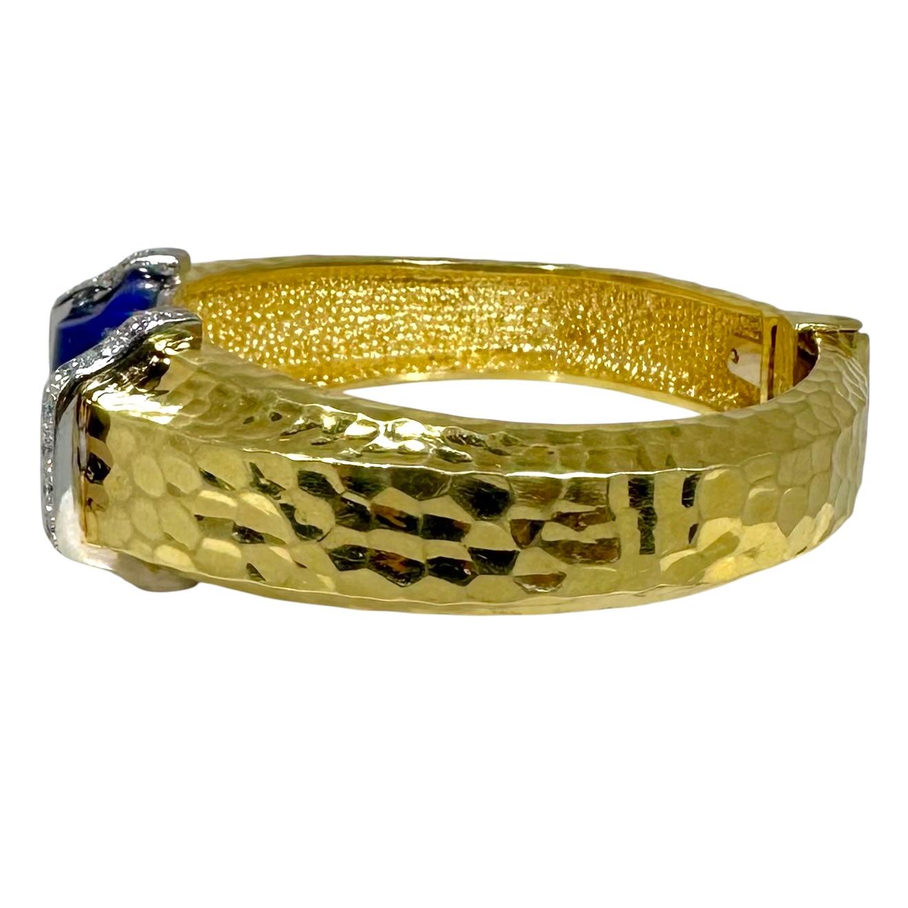 Brilliant Cut 1960s Split Front, Hammered Gold, Diamond & Lapis-Lazuli Bracelet by R. Stone For Sale