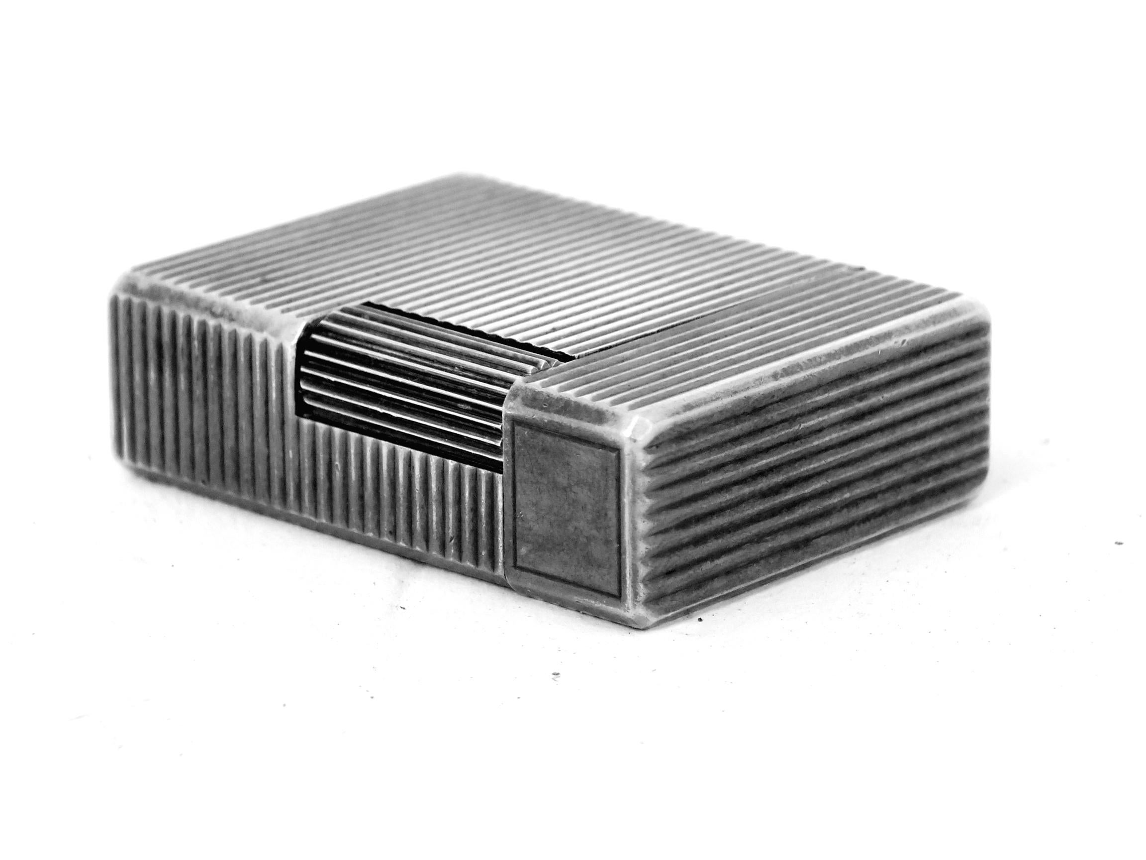 1960s St Dupont Lighter Silver Design Horizontal In Good Condition For Sale In Biella, IT
