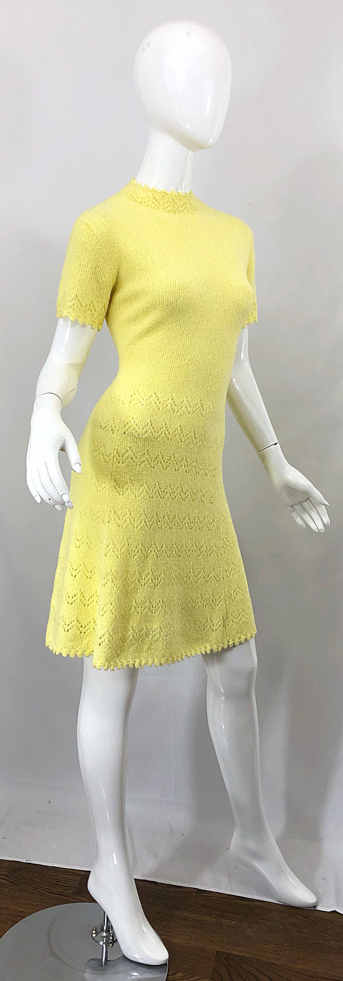 1960s St John Canary Yellow Santana Knit Mod Crochet Vintage A Line 60s Dress For Sale 3