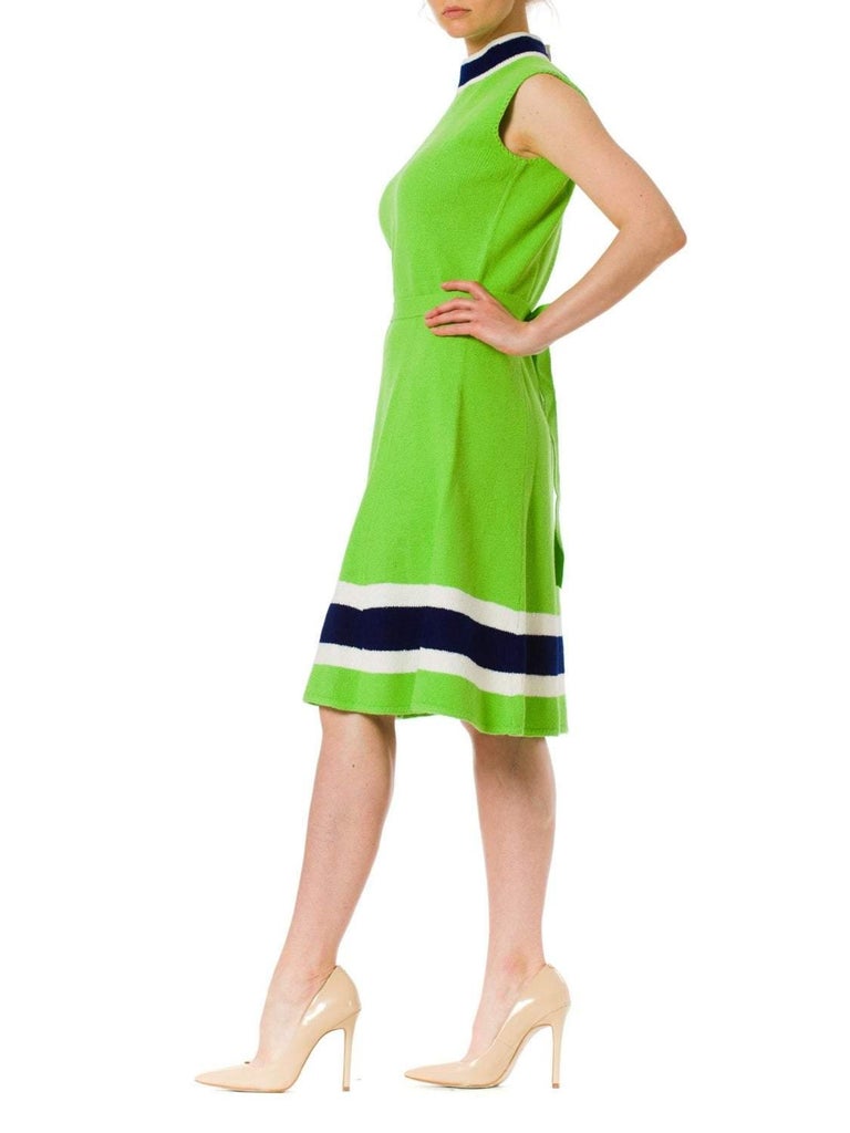 1960S ST JOHN Knit Mod Sleeveless Green Midi Dress In Excellent Condition For Sale In New York, NY
