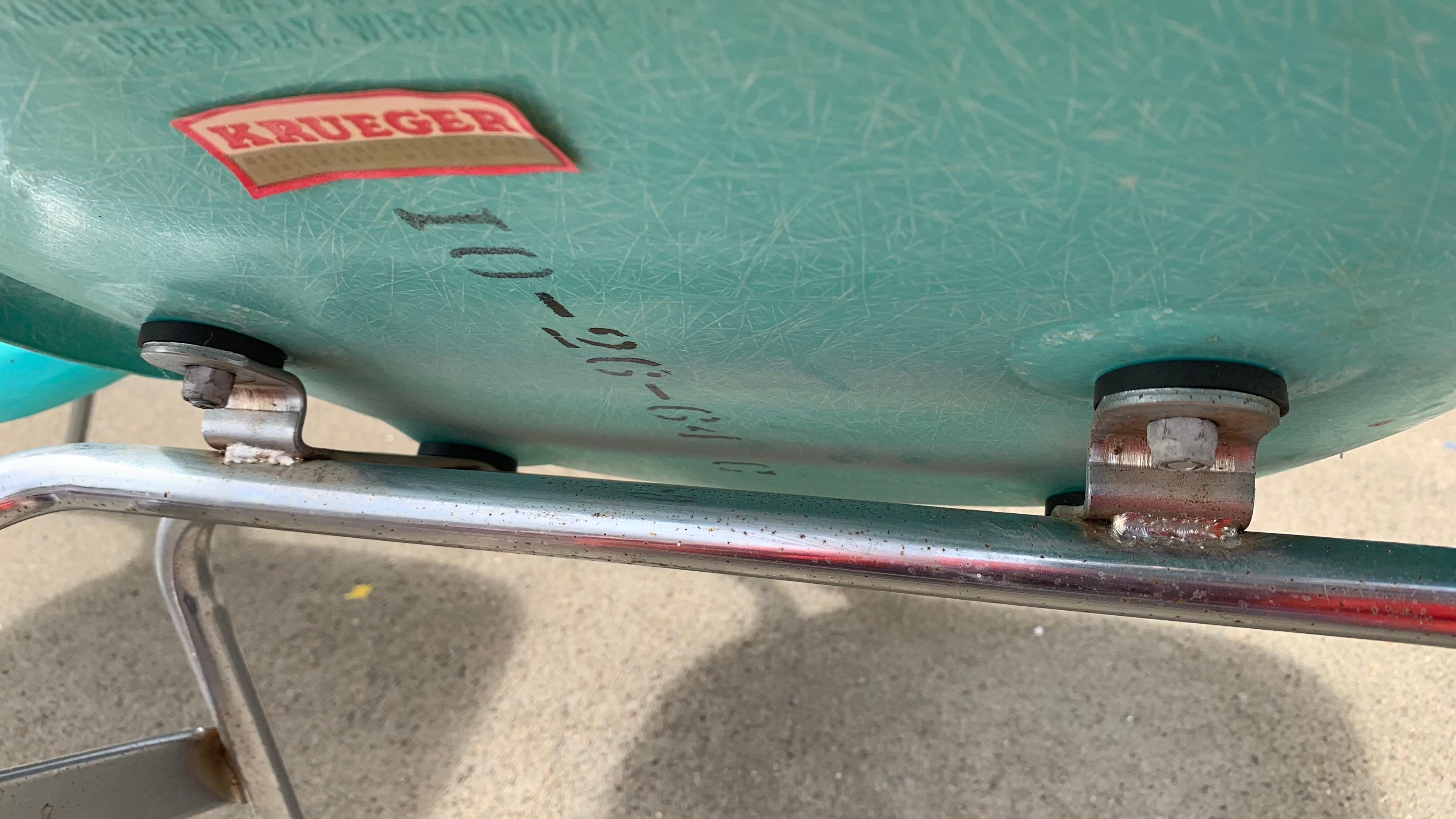 1960er Stapelstühle aus türkisfarbenem Fiberglas von Krueger Metal Products, 4er-Set im Angebot 4