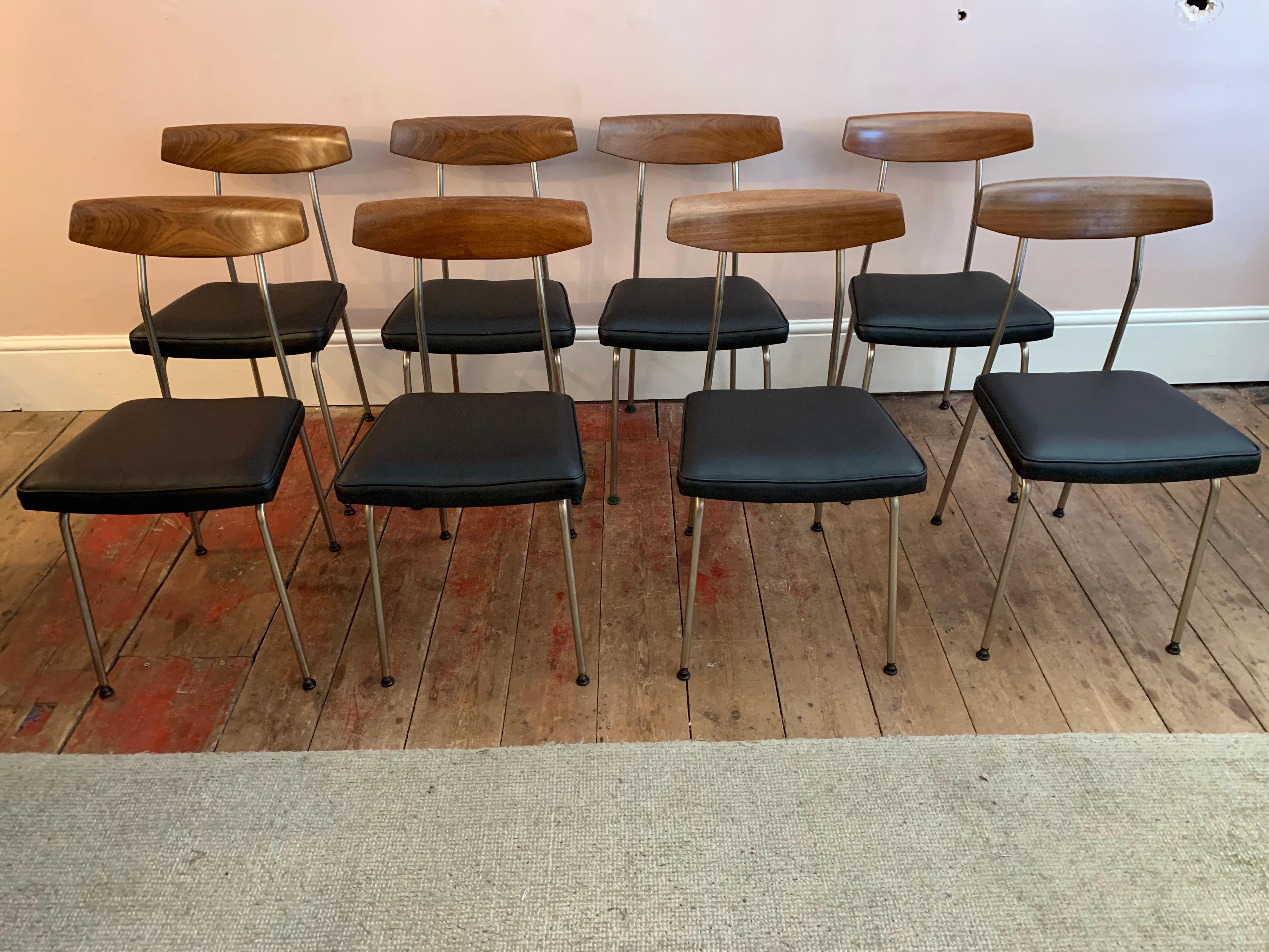 1960s Stag Furniture Oval Extending Dining Table and 8 S230 Dining Chairs 4