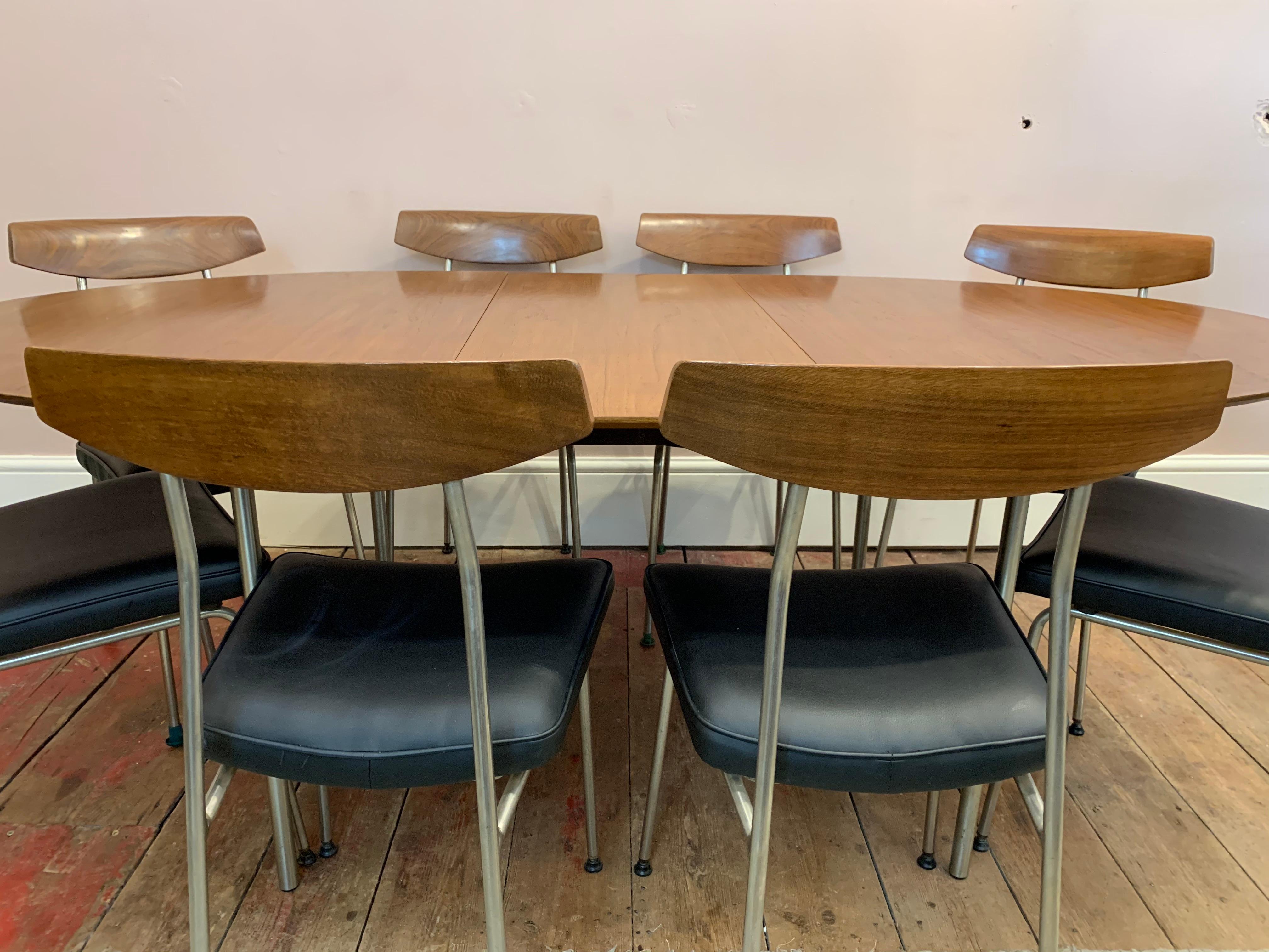 stag extending dining table