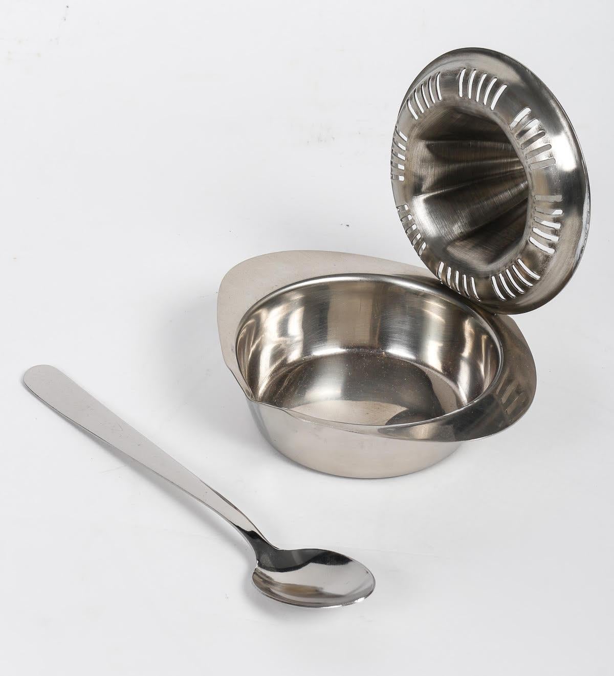 Mid-Century Modern 1960's Stainless Steel Lemon Squeezer, Letang & Remy, Paris. For Sale