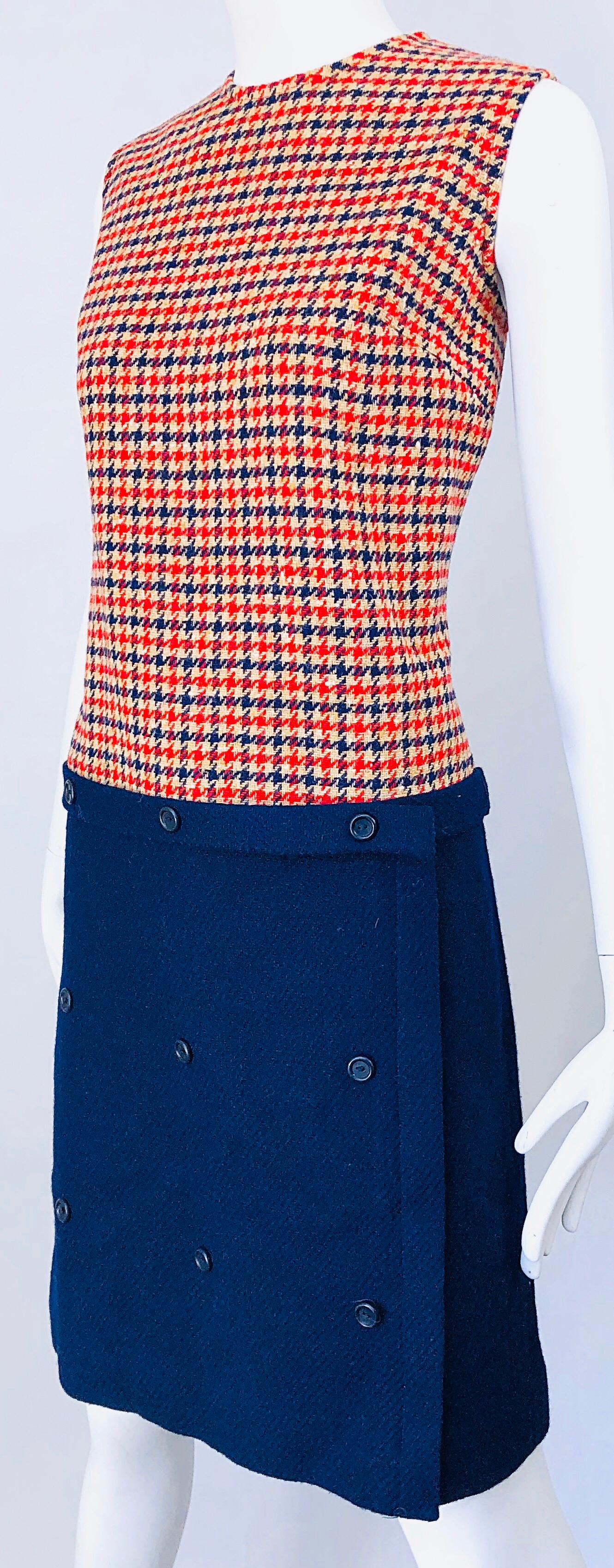 1960s Stanley Wyllins Navy Blue and Red Checkered Vintage 60s Wool Shift Dress For Sale 2