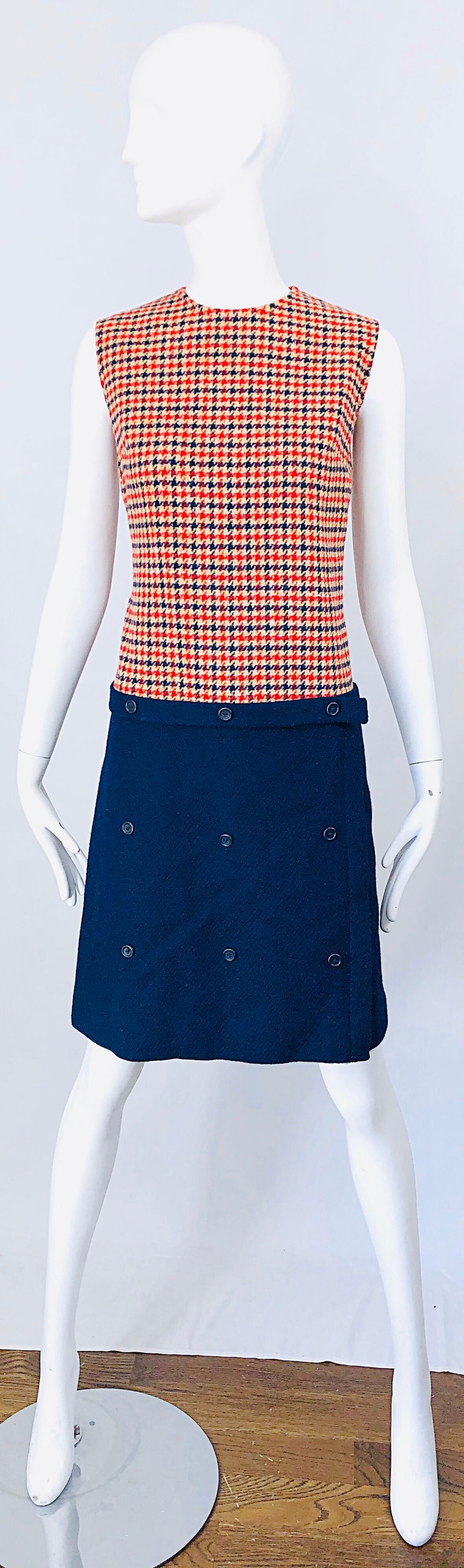 1960s Stanley Wyllins Navy Blue and Red Checkered Vintage 60s Wool Shift Dress For Sale 6