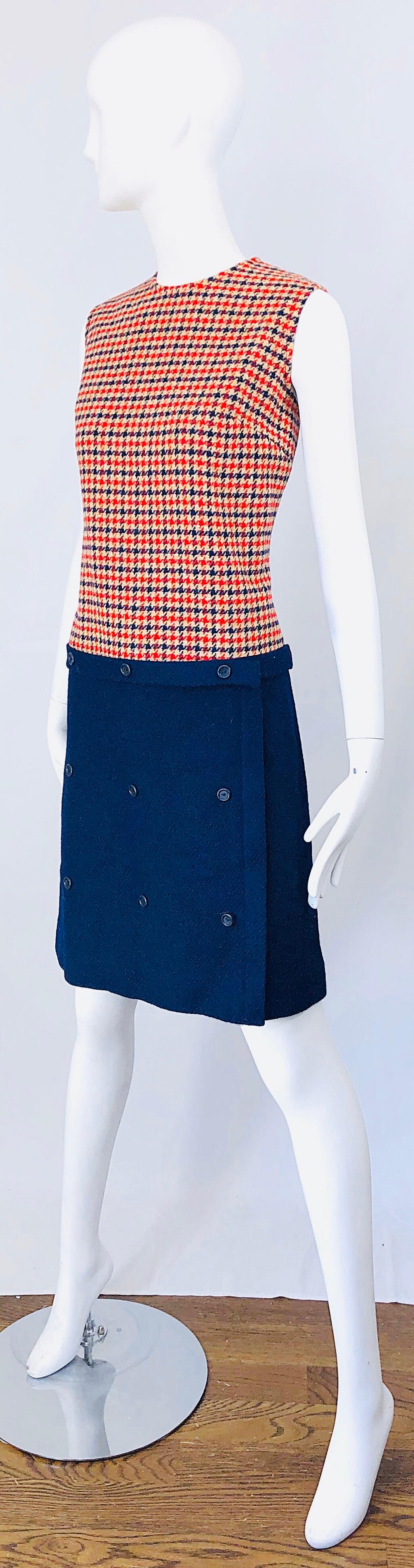 1960er Stanley Wyllins Marineblaues und rot kariertes Vintage 60er Jahre Etuikleid aus Wolle Damen im Angebot