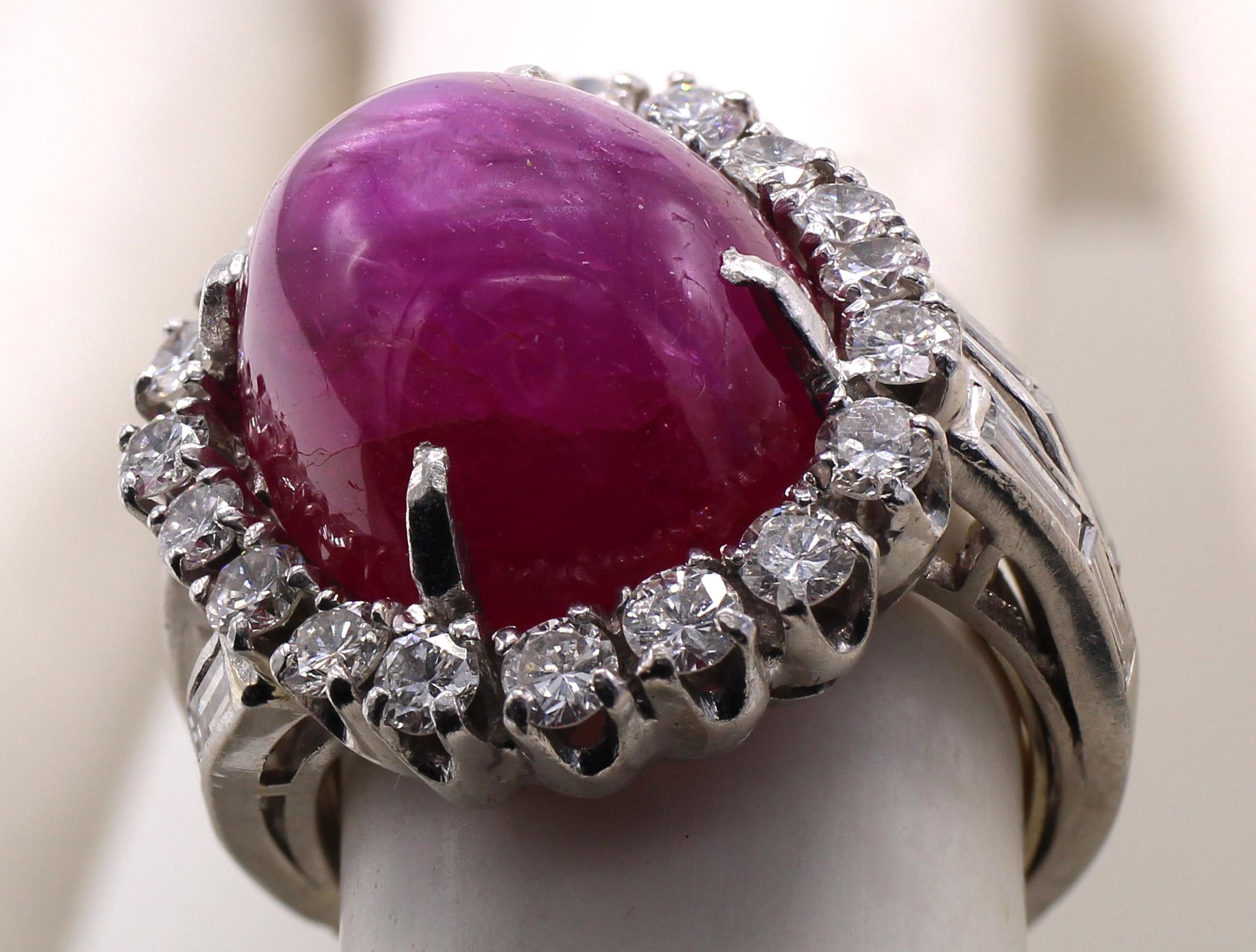 1960s Star Ruby Diamond Platinum Cocktail Ring In Good Condition For Sale In New York, NY