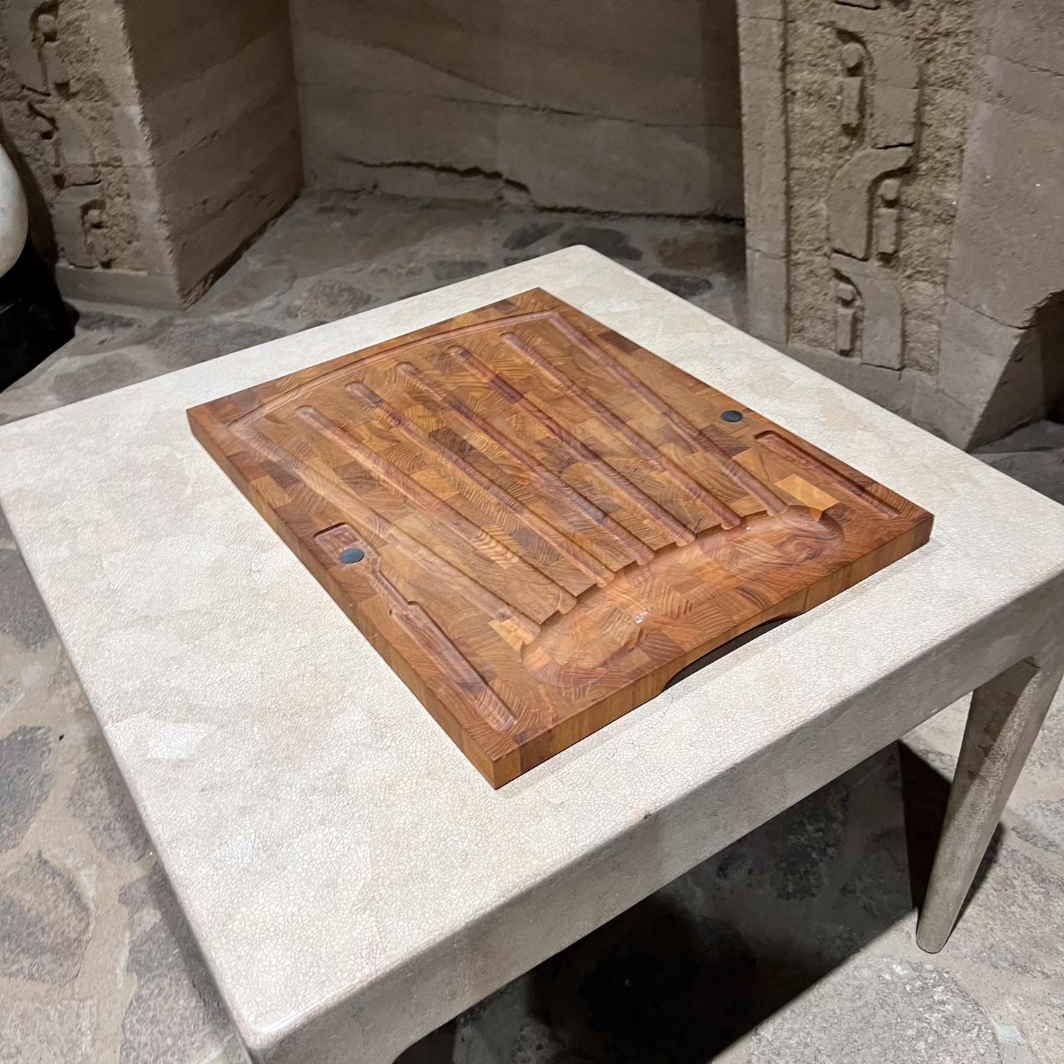 Teak Vassoio da portata per salumi in legno di teak dogato del 1960, stile Dansk in vendita