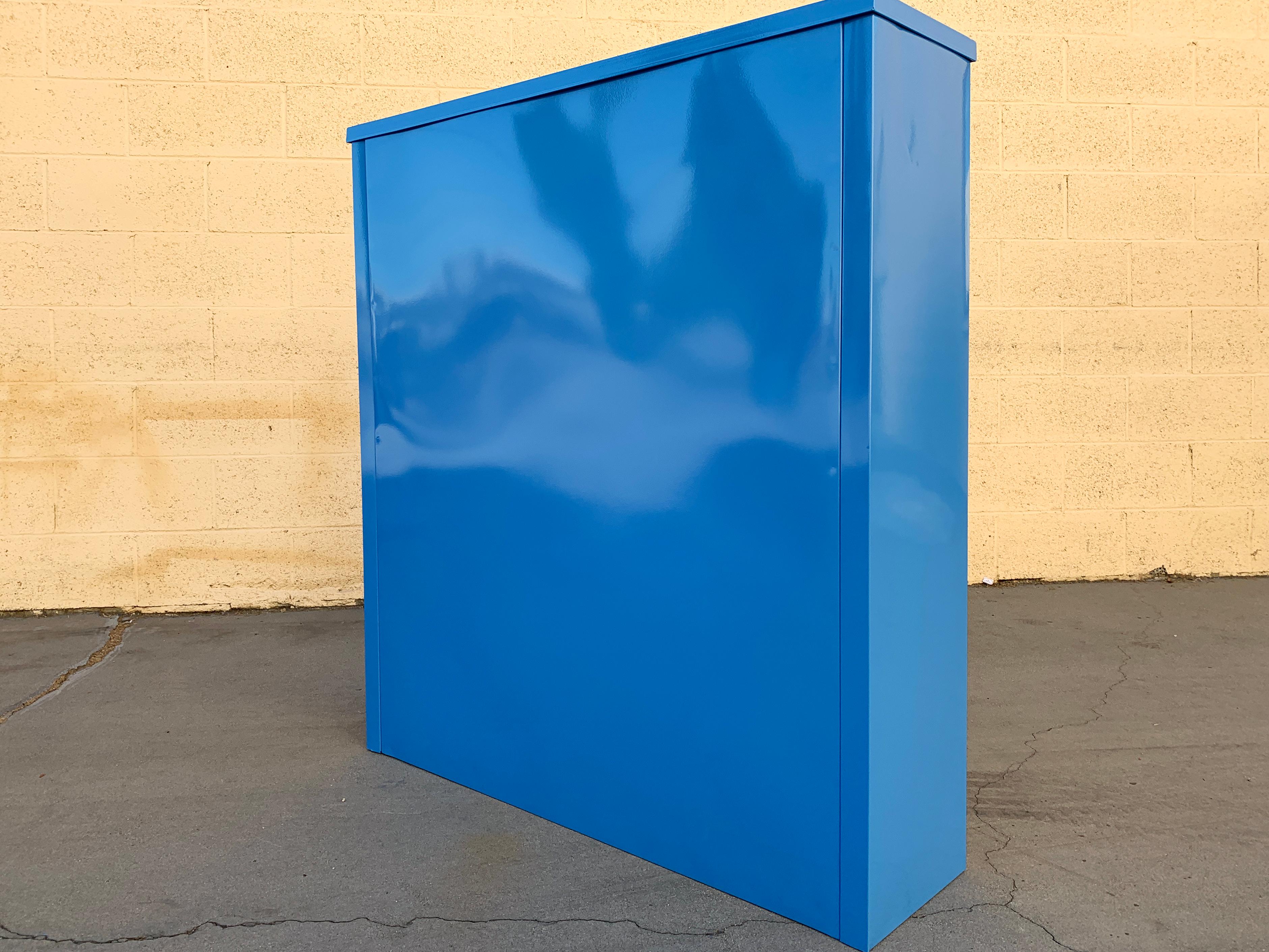 Mid-20th Century 1960s Steel Tanker Style Bookcase in Blue ‘BL05’, Custom Refinished For Sale