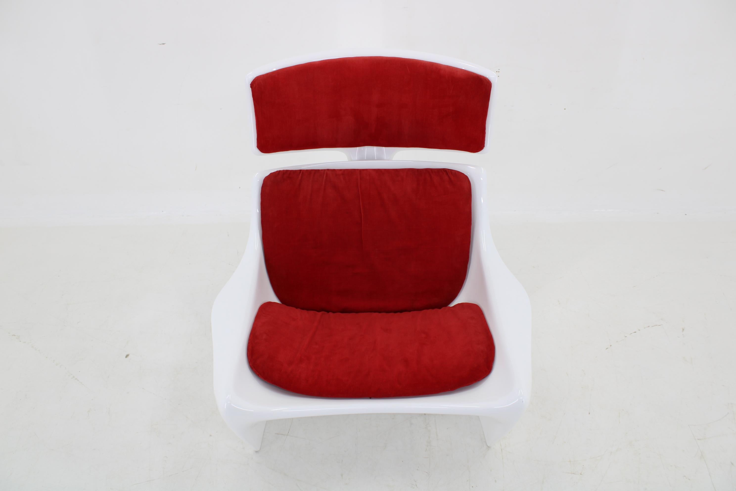 1960s Steen Ostergaard 'President' Fiberglass Lounge Chair for Cado, Denmark In Good Condition For Sale In Praha, CZ