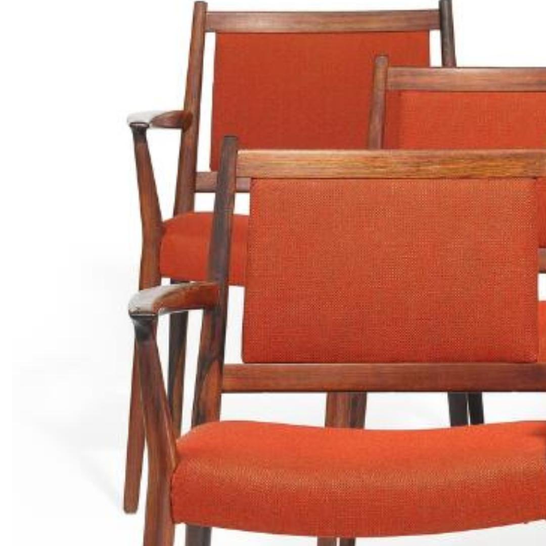 Steffen Syrach-Larsen 1960er Jahre, 7 Schnitzerstühle aus Massivholz, Polsterung aus roter Wolle im Zustand „Gut“ im Angebot in London, GB