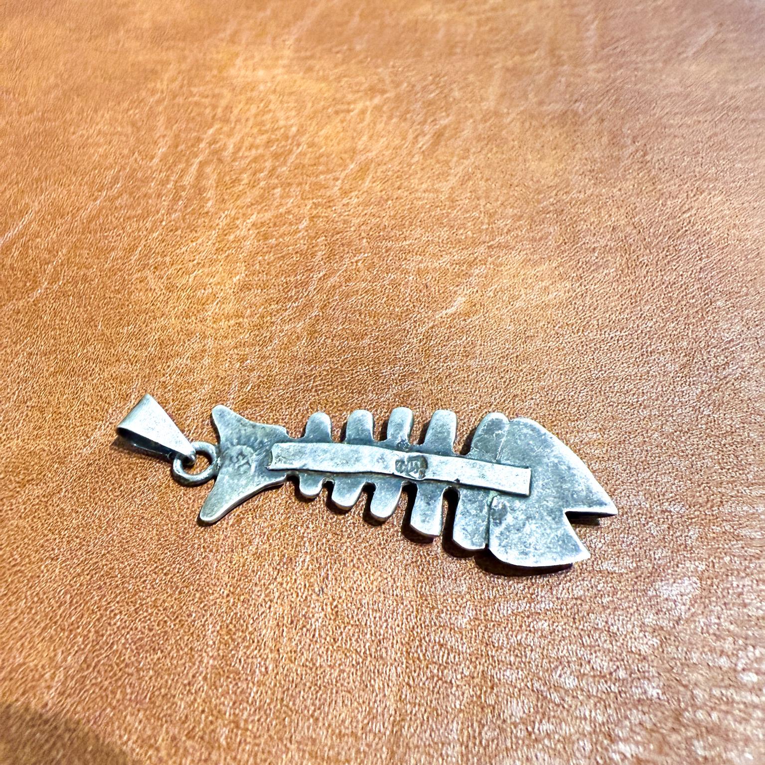 1960s Sterling Silver Fish Skeleton Pendant Taxco In Good Condition For Sale In Chula Vista, CA
