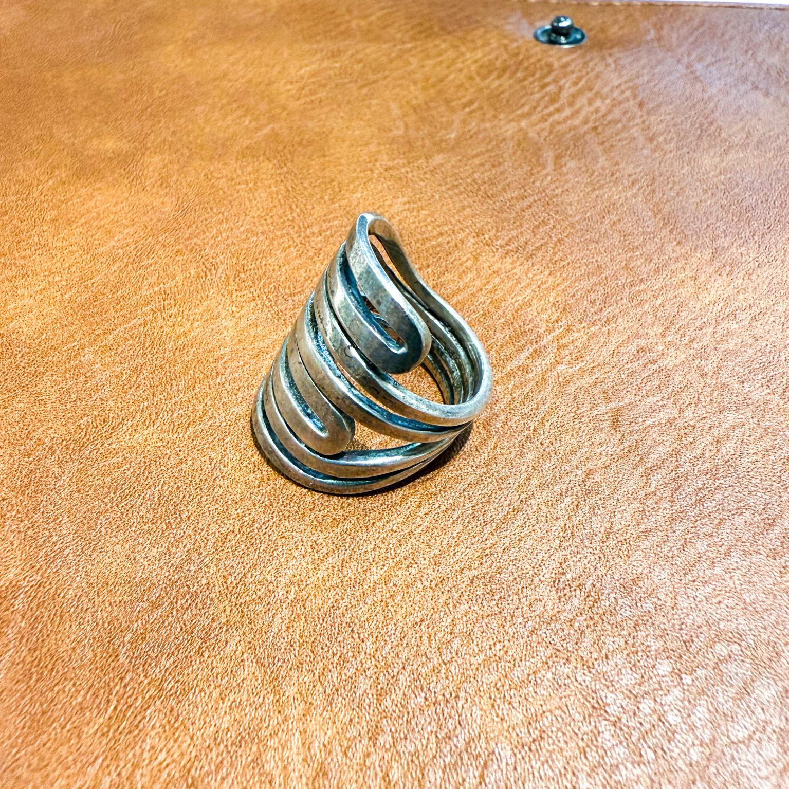 Spiral-Maché-Ring aus Sterlingsilber Taxco Mexiko, 1960er Jahre im Zustand „Gut“ im Angebot in Chula Vista, CA