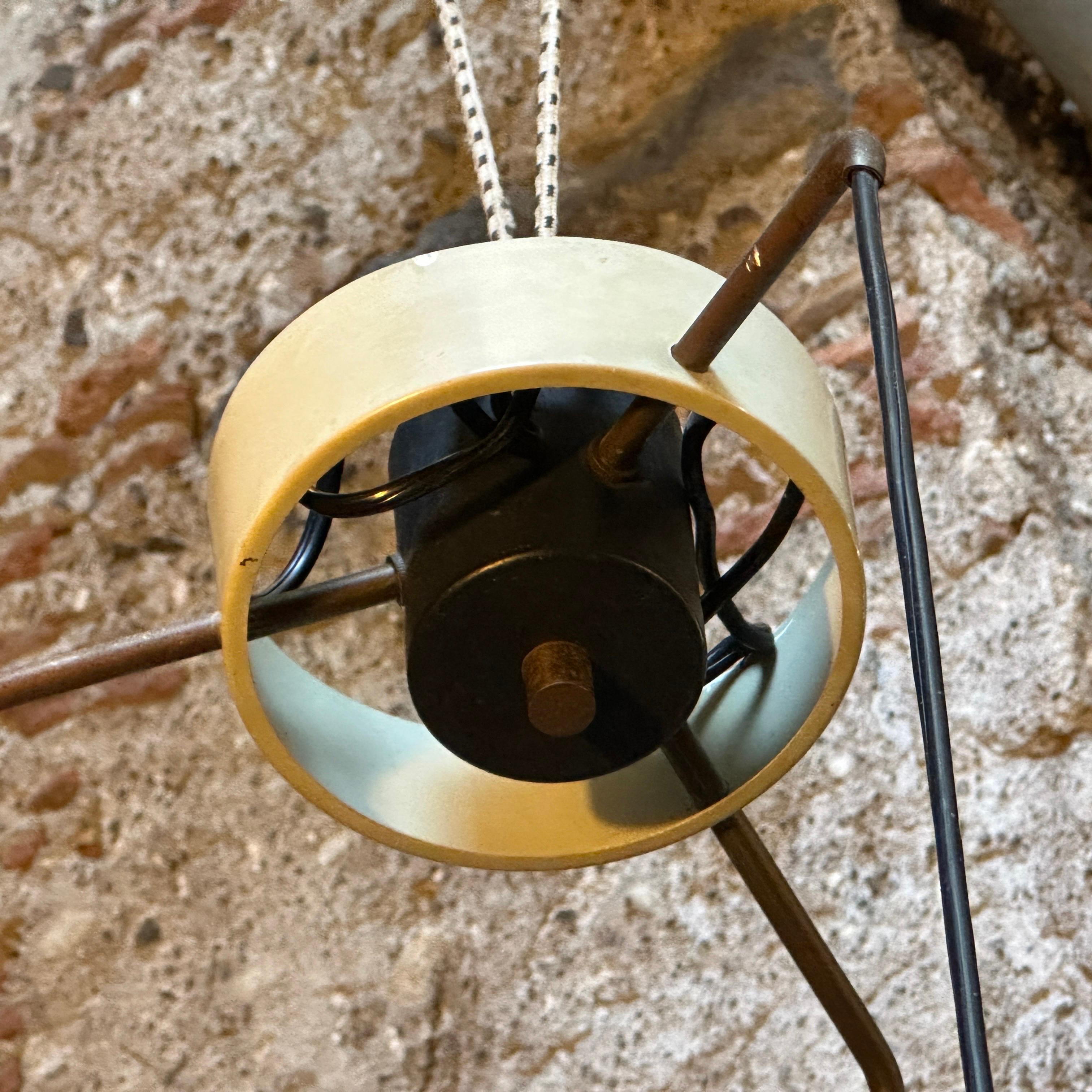 1960s Stilnovo Attributed Mid-Century Modern Gray Opaline Italian Chandelier For Sale 7