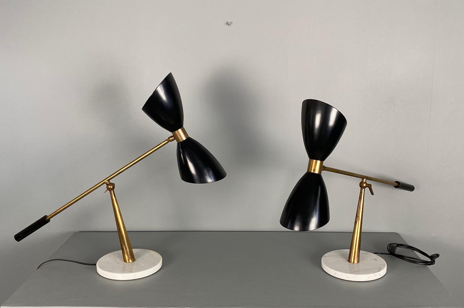 1960s Stilnovo Style Diabolo table lamp with marble foot. Good and working condition, wear consistent with age and use.