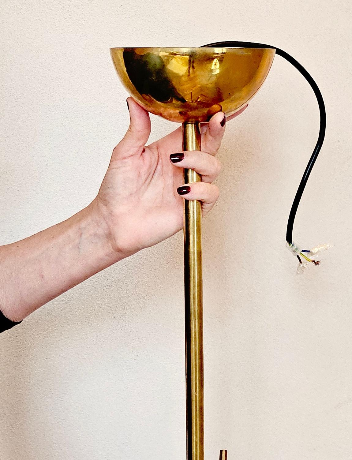 Lámpara de techo de latón con seis bolas de Murano Stilnovo de los años 60 en venta 1