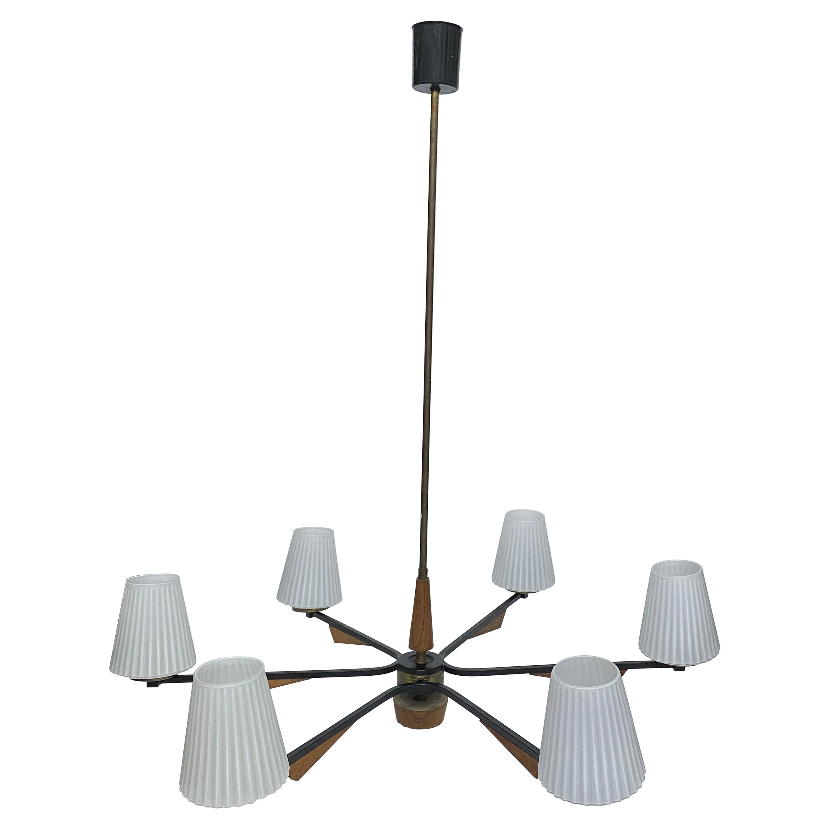 Lustre italien moderne du milieu du siècle dernier en laiton et teck, style Stilnovo, années 1960