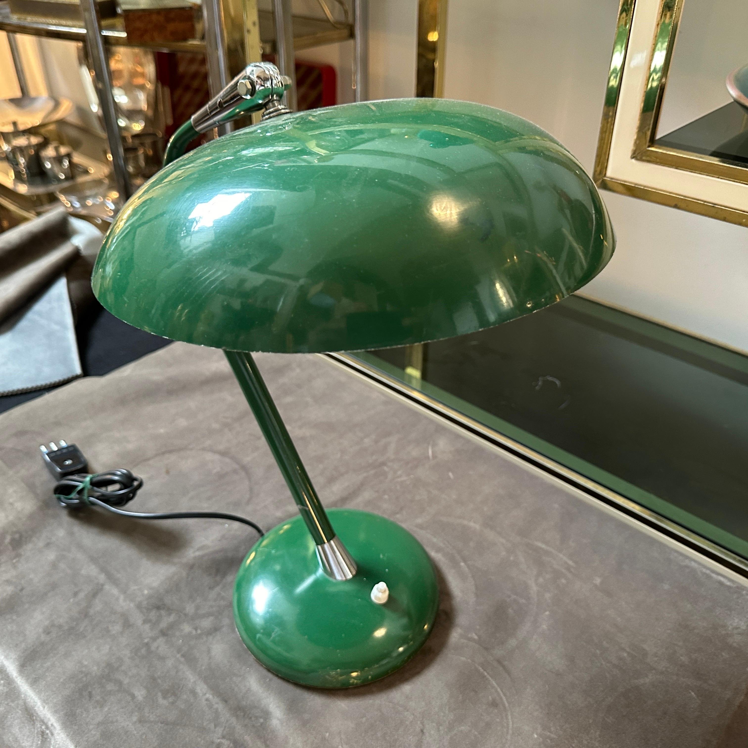 1960s Stilnovo Style Mid-Century Modern Green Painted Metal Italian Table lamp For Sale 1