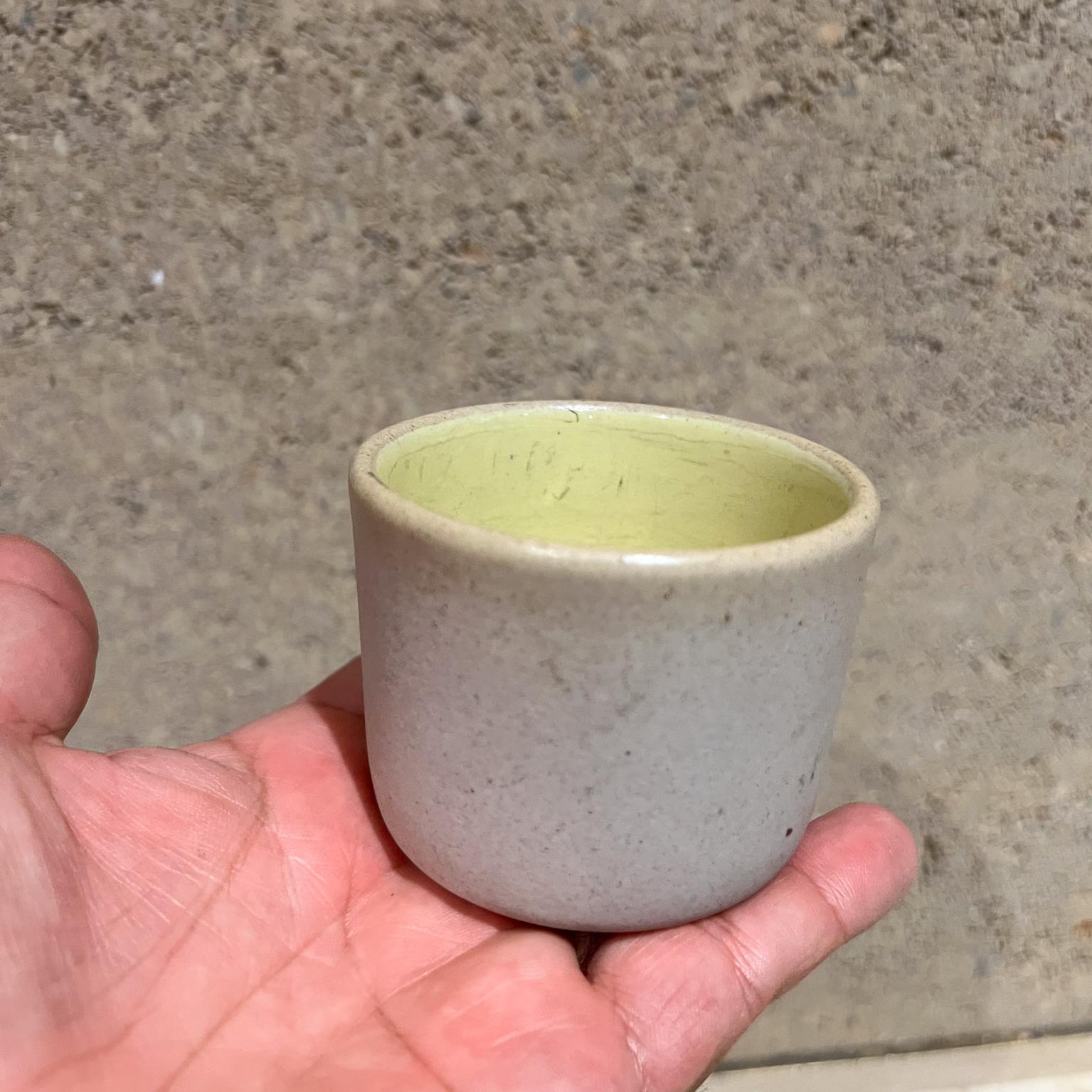 Stein-Keramik-Kunst-Tin-Vase, Zinn, Pigeon-Schmiedeeisen, Tennessee, 1960er Jahre (Moderne der Mitte des Jahrhunderts) im Angebot