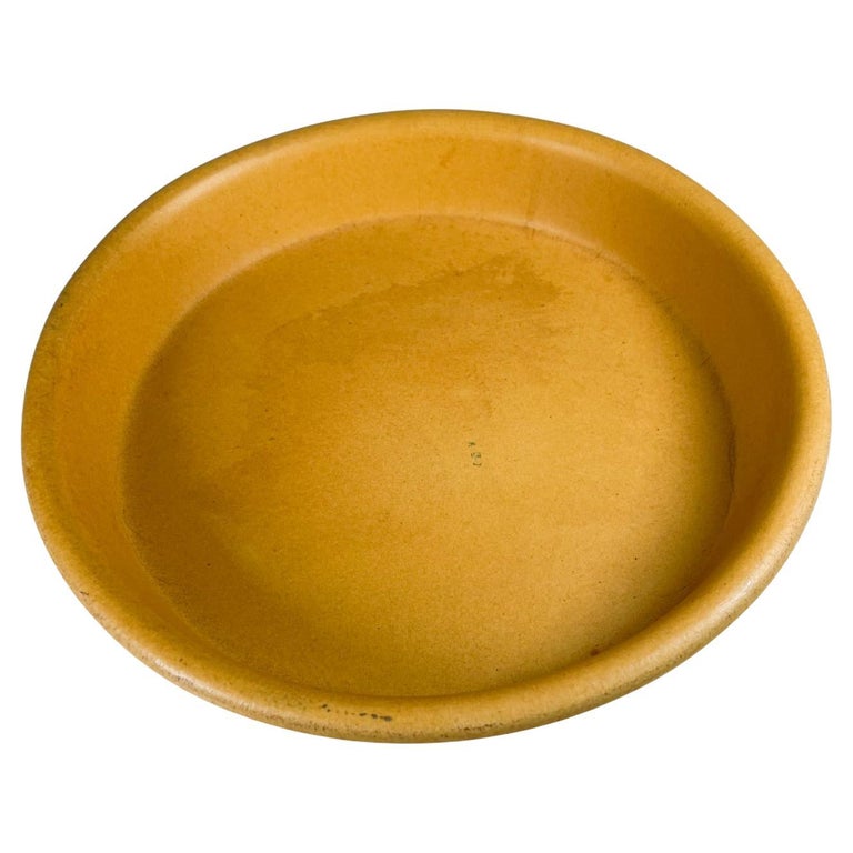 1960s Stoneware Yellow Ware Dish by Bennington Potters 1883 Vermont For