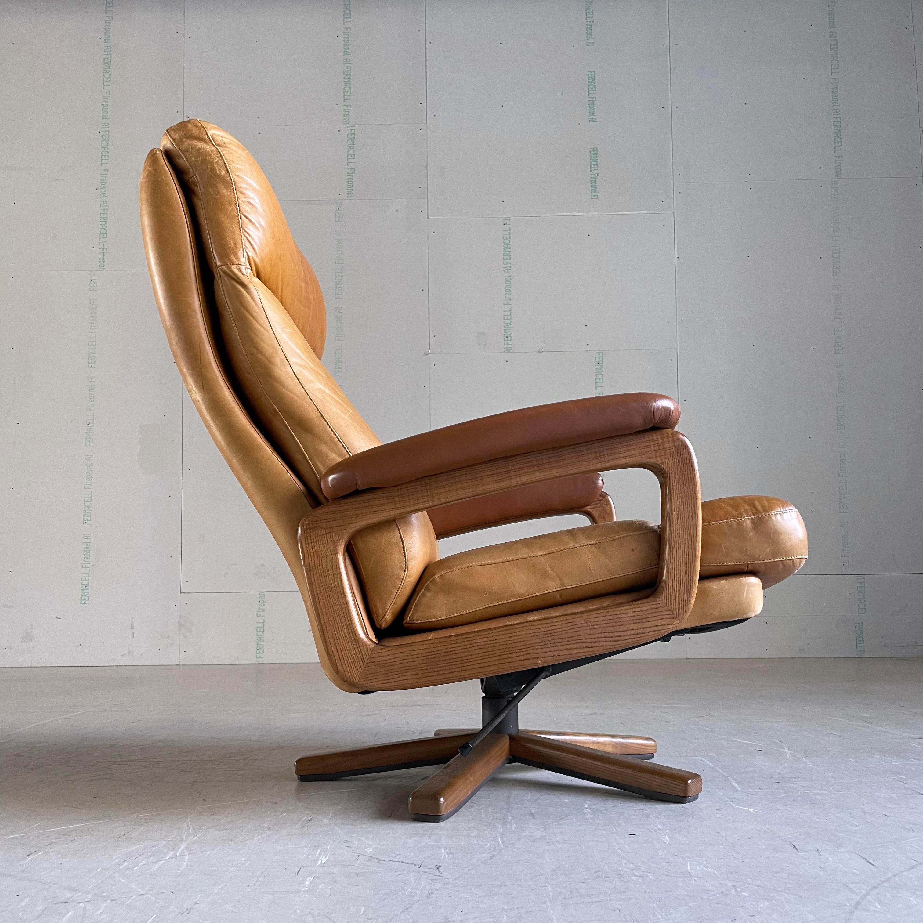 Swiss 1960’s Strässle reclining leather Lounge Chair - André Vandenbeuck For Sale