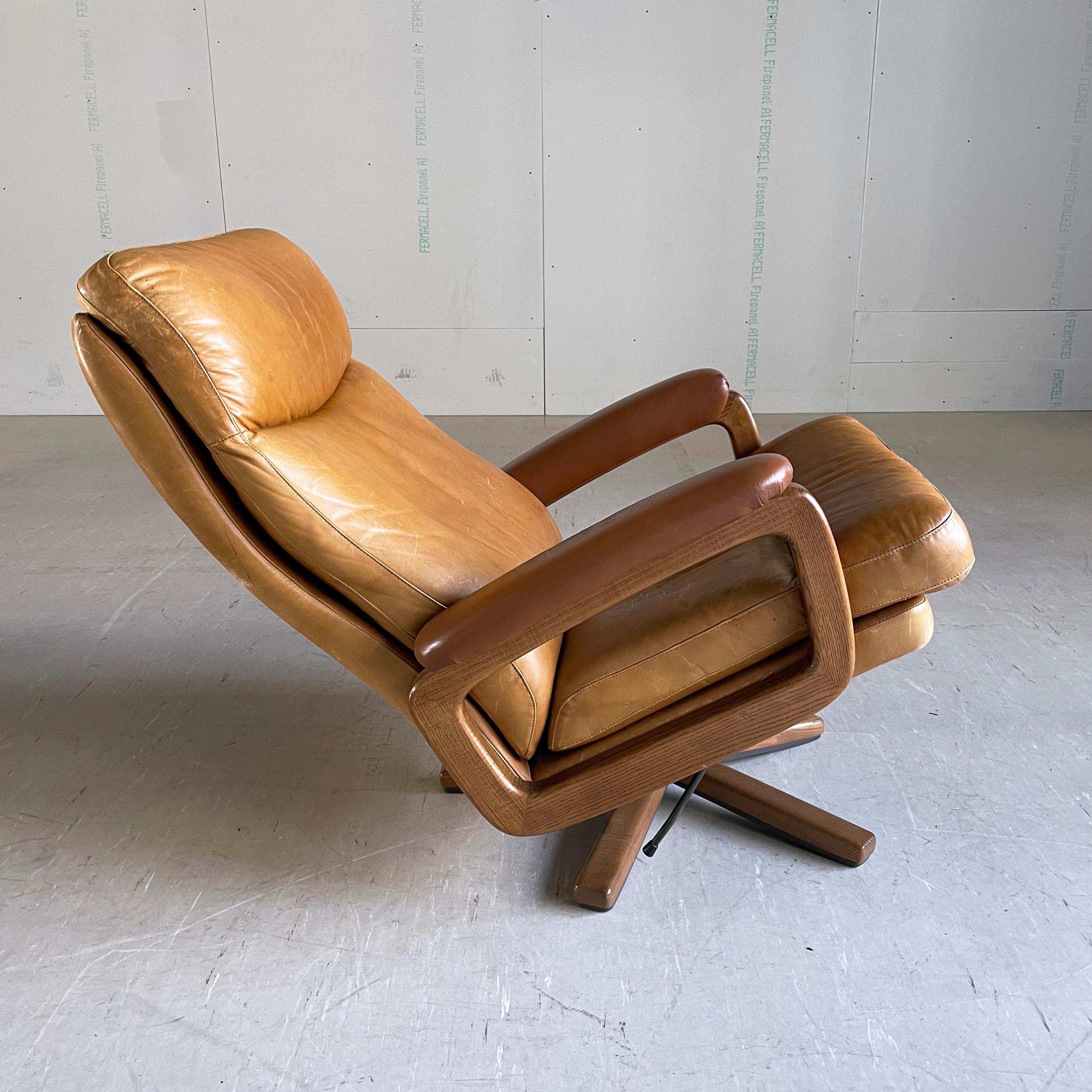 1960’s Strässle reclining leather Lounge Chair - André Vandenbeuck In Good Condition In Bern, CH