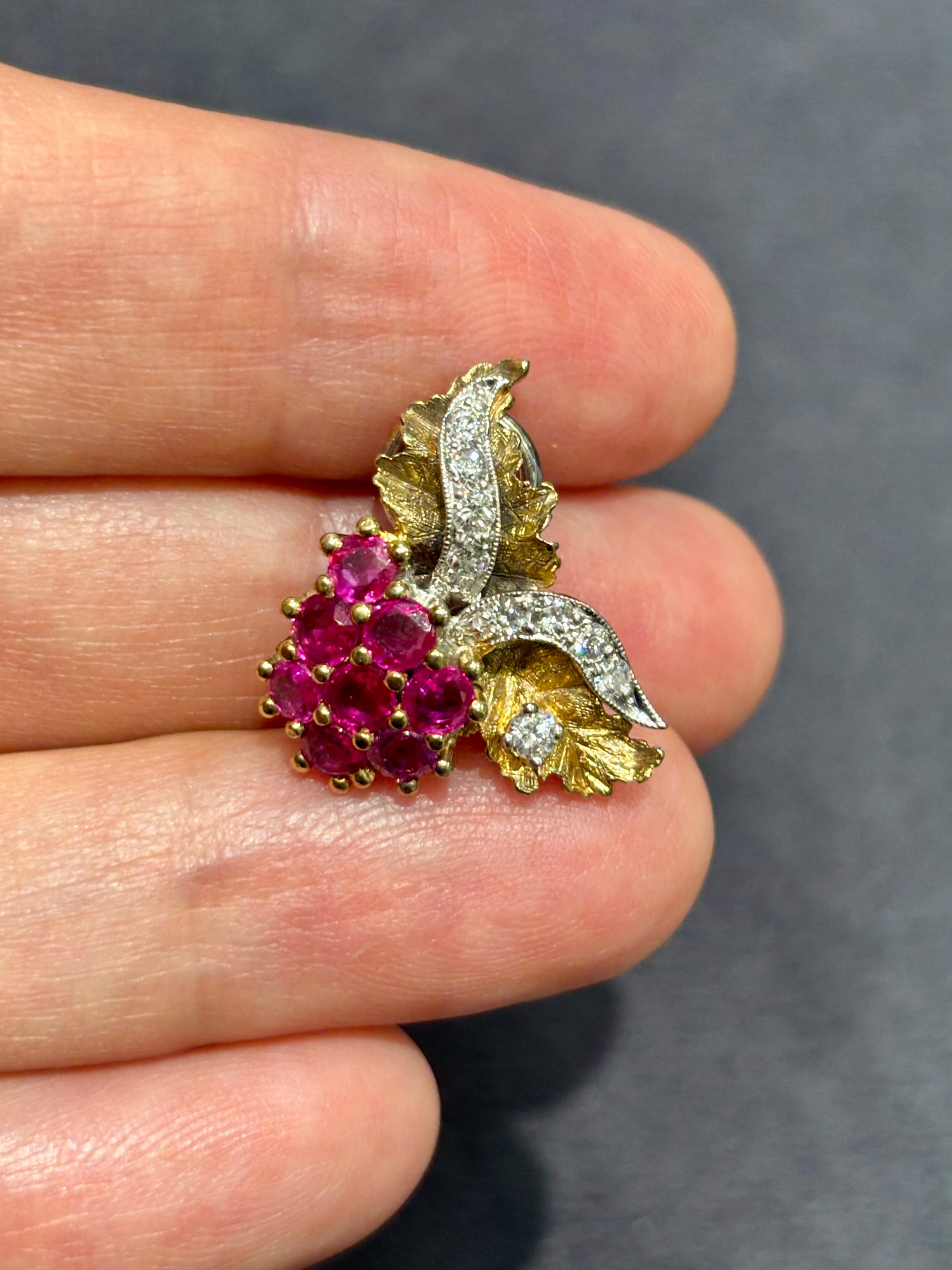 Pendientes Strebel de rubíes y diamantes de los años 60 Corte redondo en venta