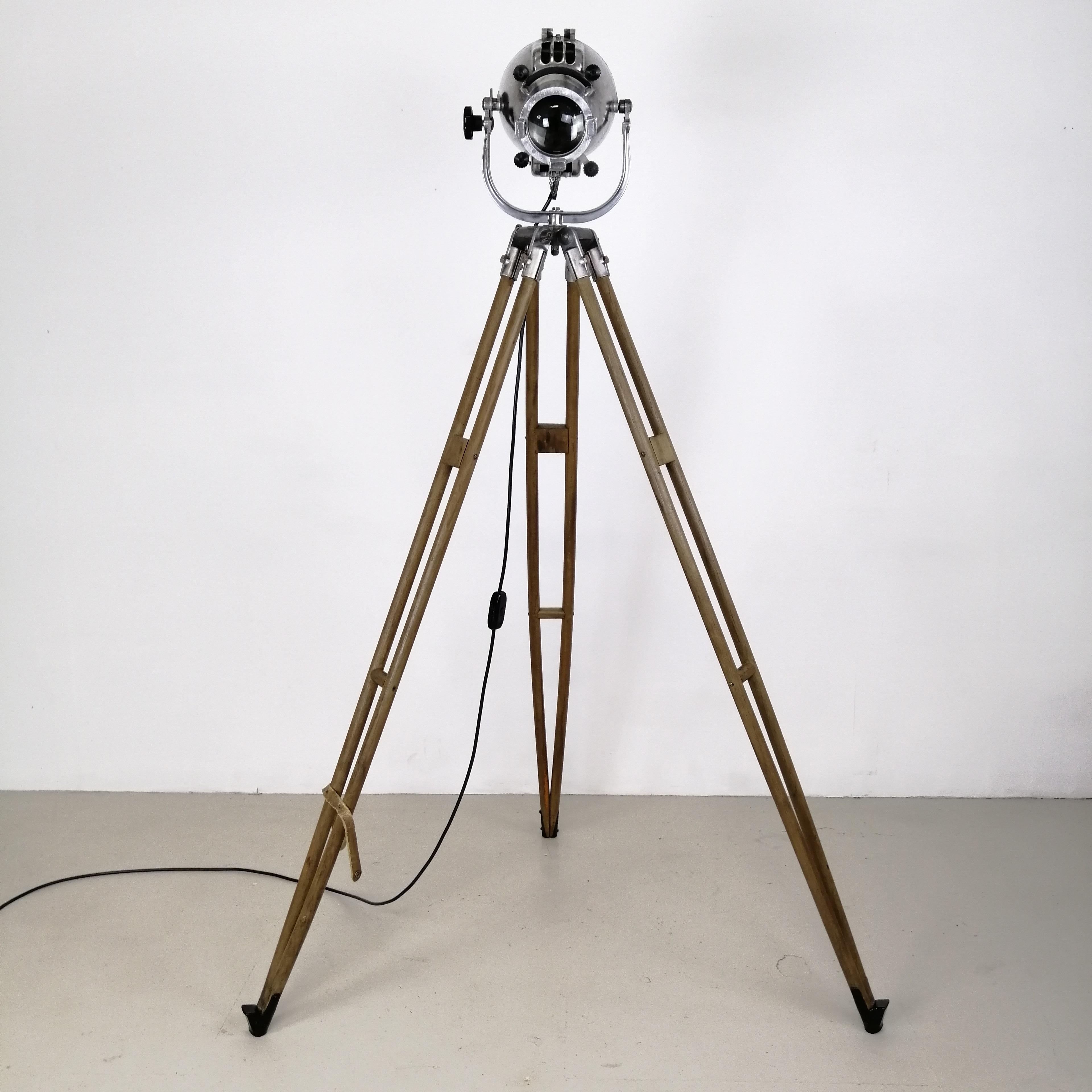 English 1960s Stripped and Polished Strand 23 Theatre Light on Vintage Wooden Tripod