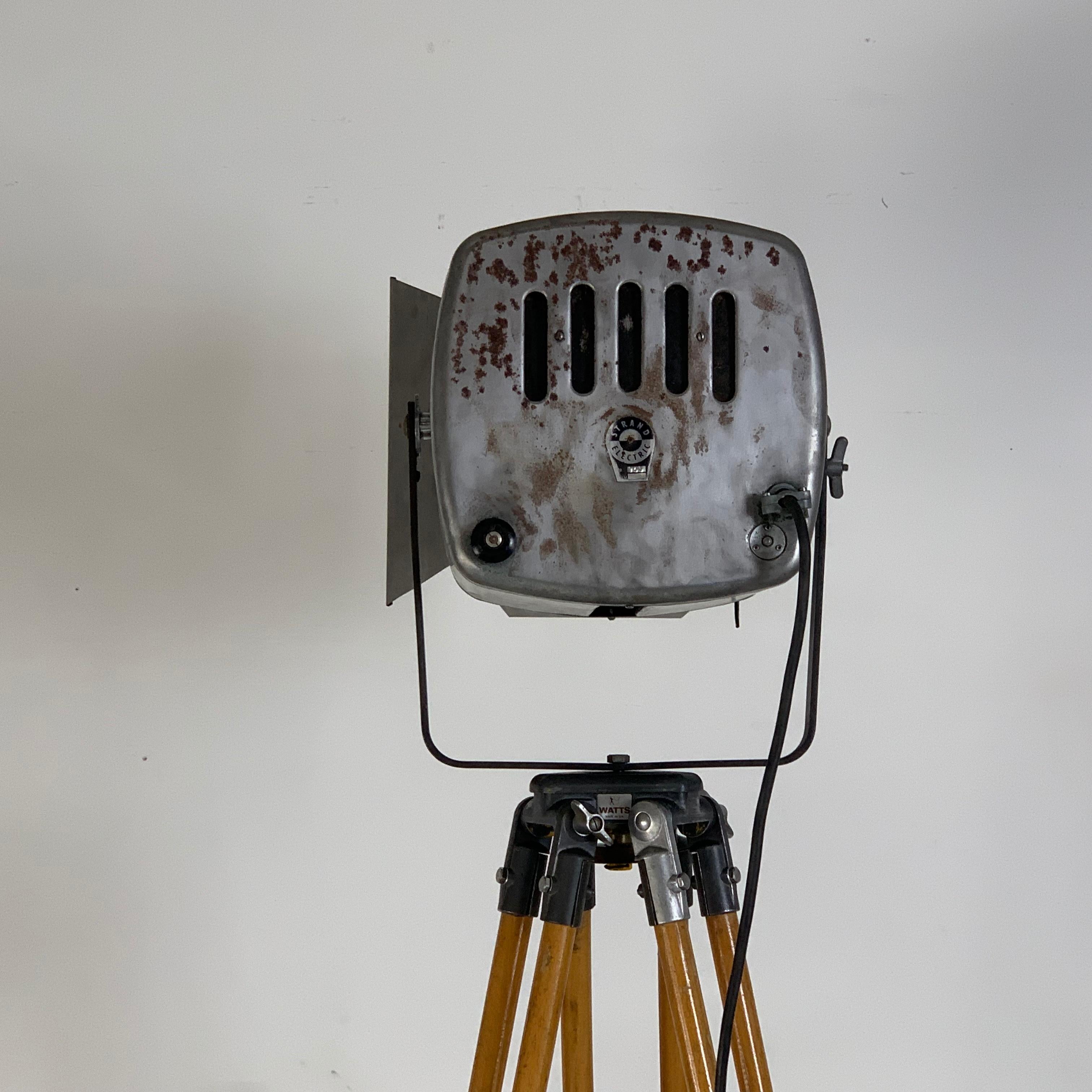1960s Stripped and Polished Strand 743 Theatre Light on Vintage Wooden Tripod For Sale 4