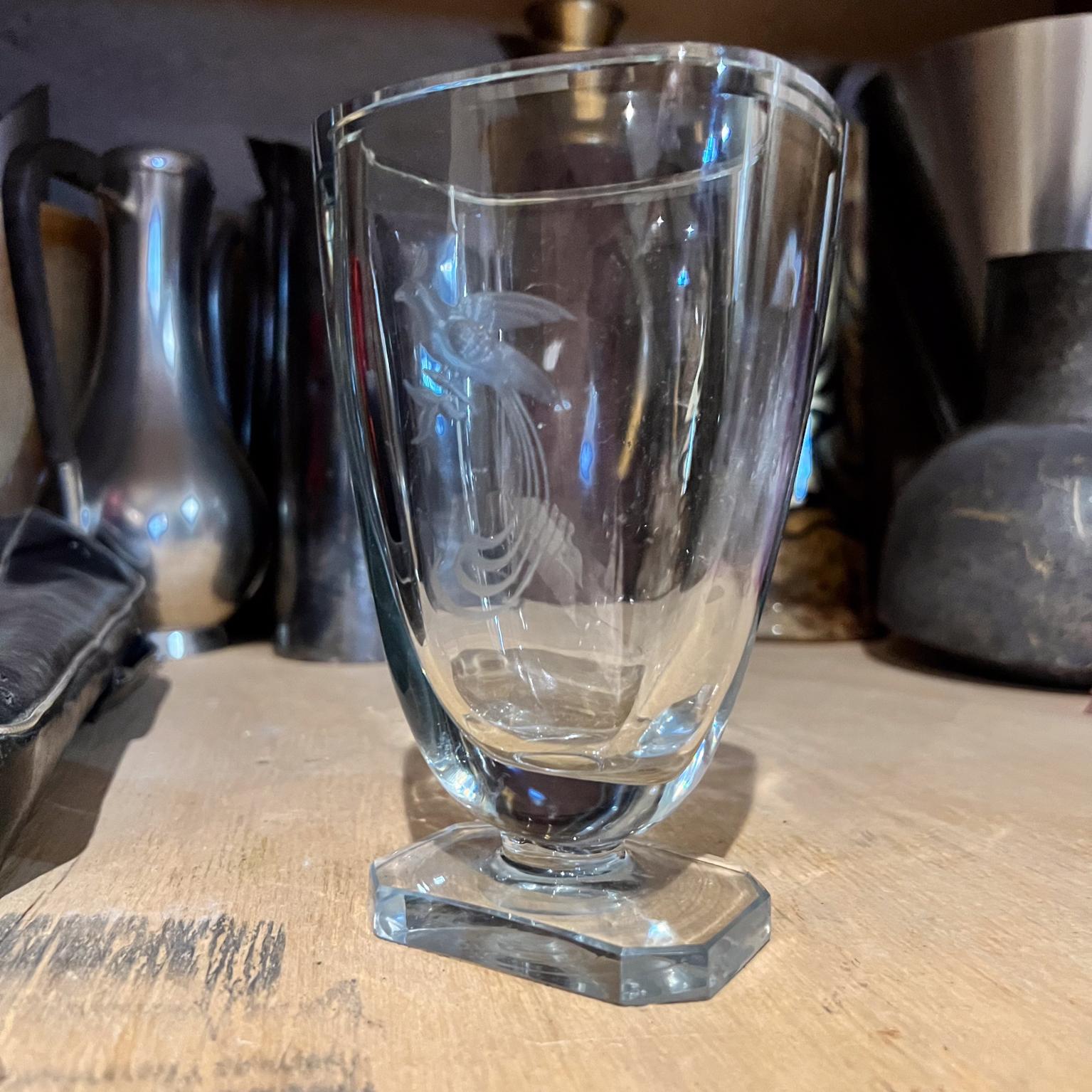 Vase en cristal épais de Strömberg des années 1960 Vase en verre d'art à motif d'oiseau en vente 9