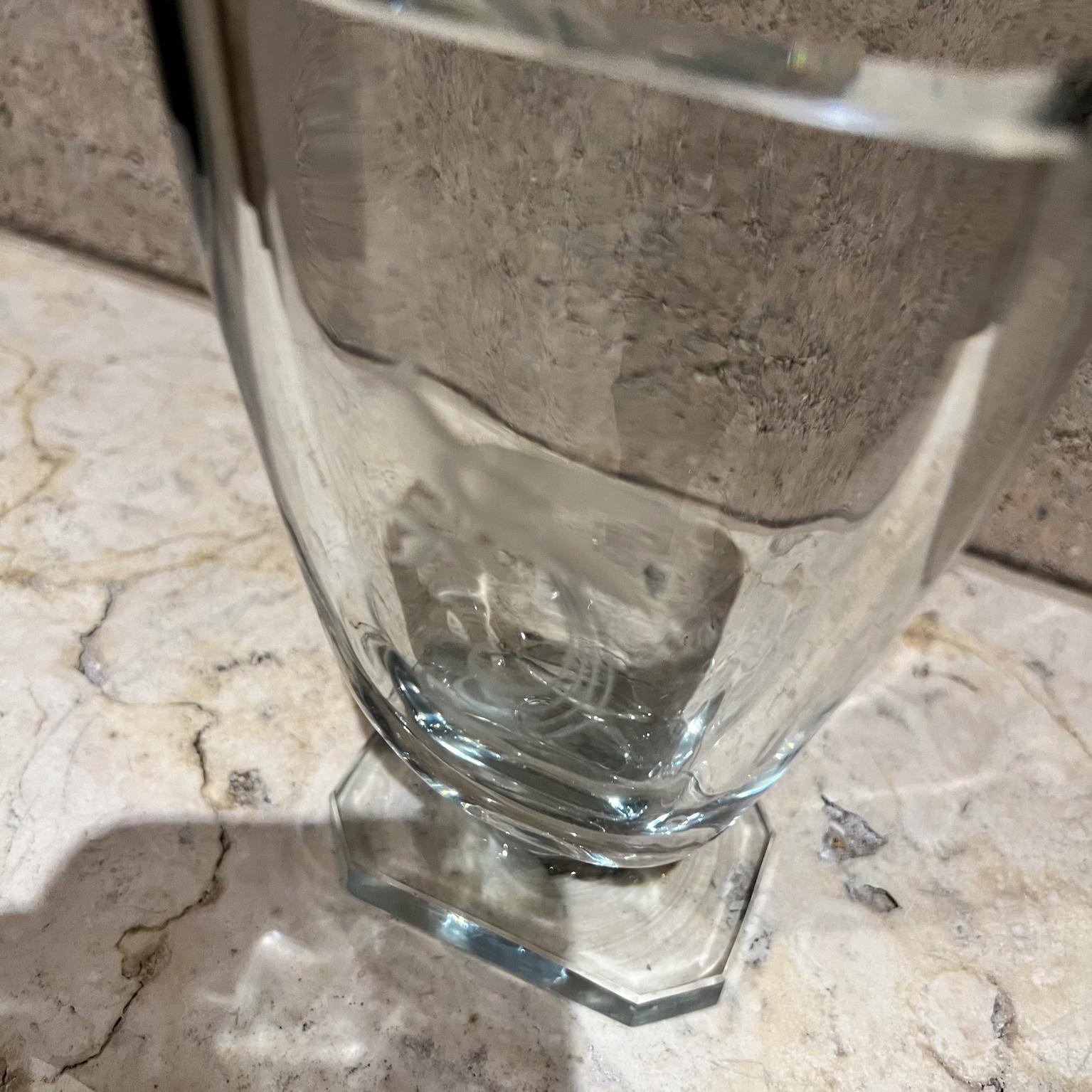 Vase en cristal épais de Strömberg des années 1960 Vase en verre d'art à motif d'oiseau Bon état - En vente à Chula Vista, CA