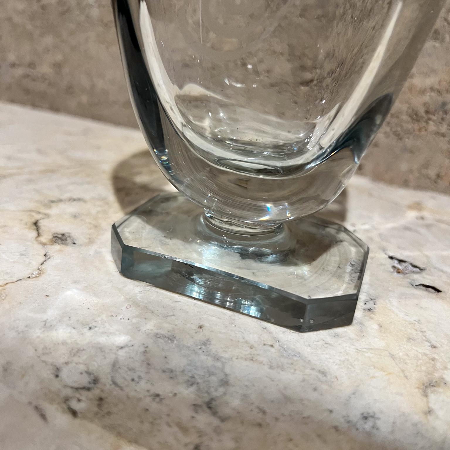 Milieu du XXe siècle Vase en cristal épais de Strömberg des années 1960 Vase en verre d'art à motif d'oiseau en vente