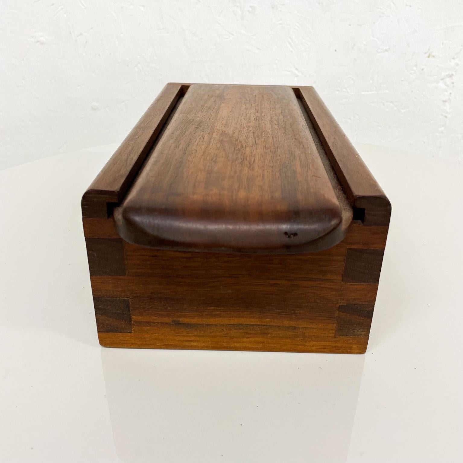 1960s Studio Piece Walnut Wood Box Slide Open Clean Design Style of Nakashima In Good Condition For Sale In Chula Vista, CA