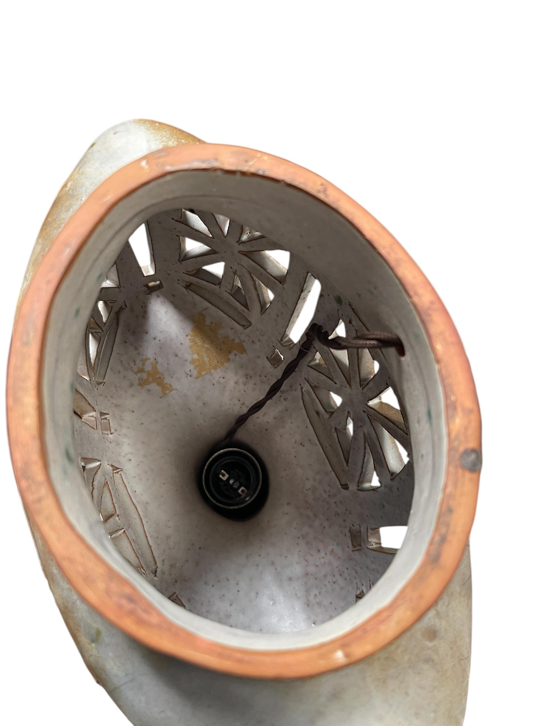 Metà XX secolo 1960's Studio pottery ceramic lamp by Vallauris in vendita